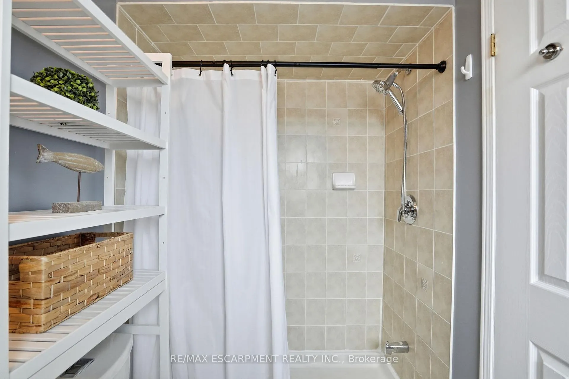 Photo 28 of 263 Windwood Drive, Hamilton, Binbrook — HOMEH