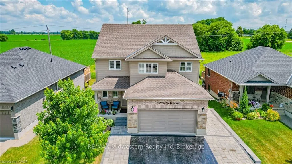Photo 4 of 122 Bridge Crescent, Minto — HOMEH