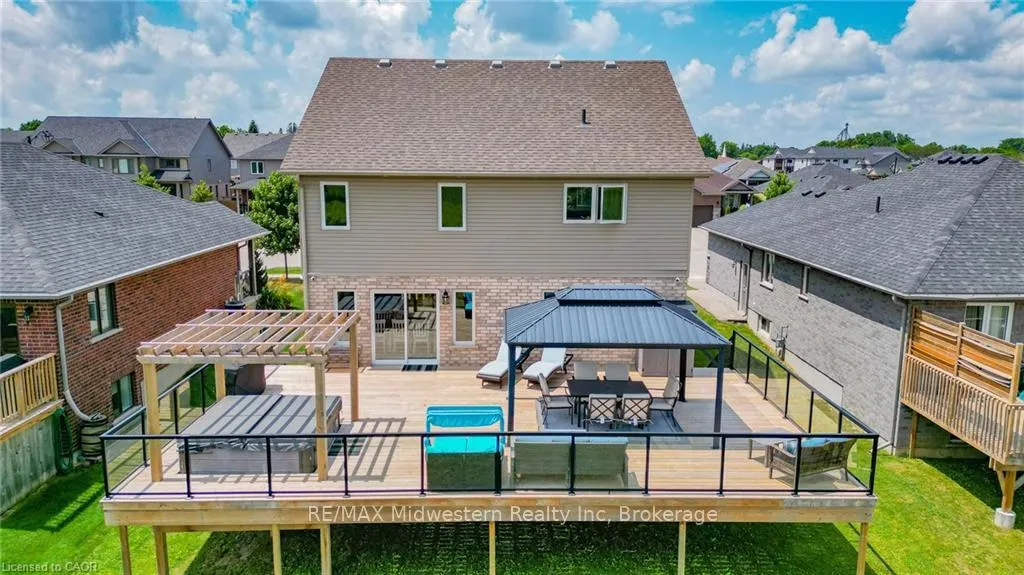 Photo 8 of 122 Bridge Crescent, Minto — HOMEH