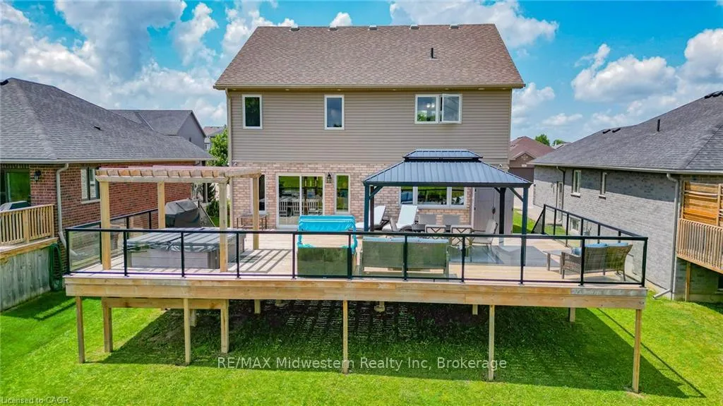 Photo 9 of 122 Bridge Crescent, Minto — HOMEH