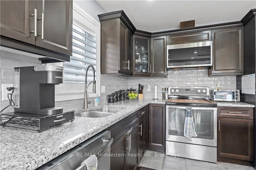 Photo 20 of 122 Bridge Crescent, Minto — HOMEH