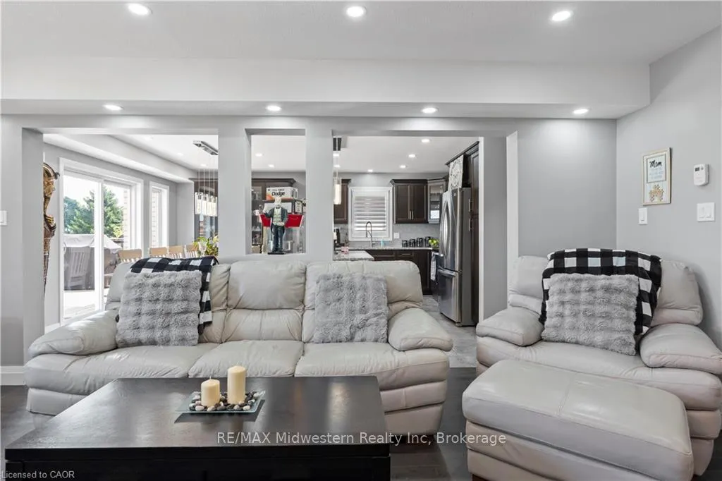 Photo 25 of 122 Bridge Crescent, Minto — HOMEH