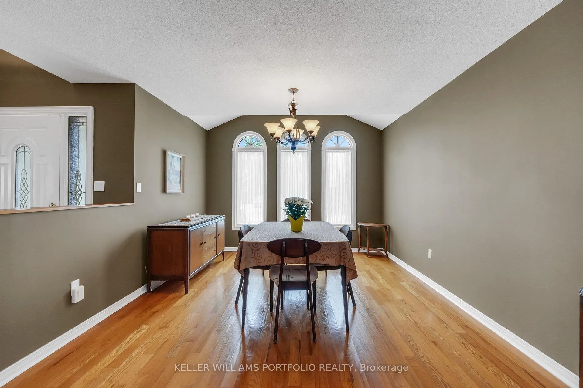 Photo 5 of 1025 Lytton Court, Pickering, Rosebank — HOMEH