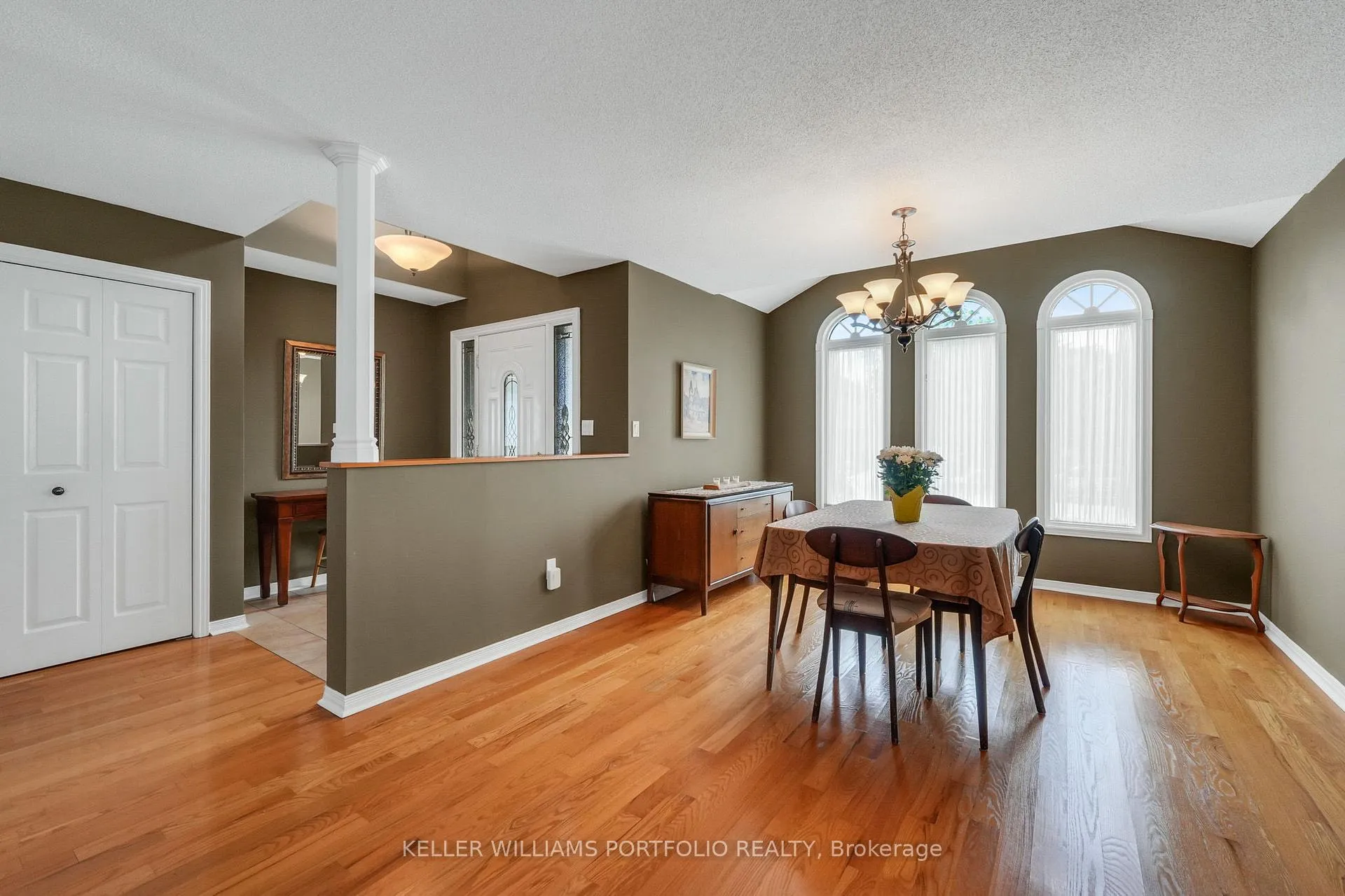 Photo 6 of 1025 Lytton Court, Pickering, Rosebank — HOMEH