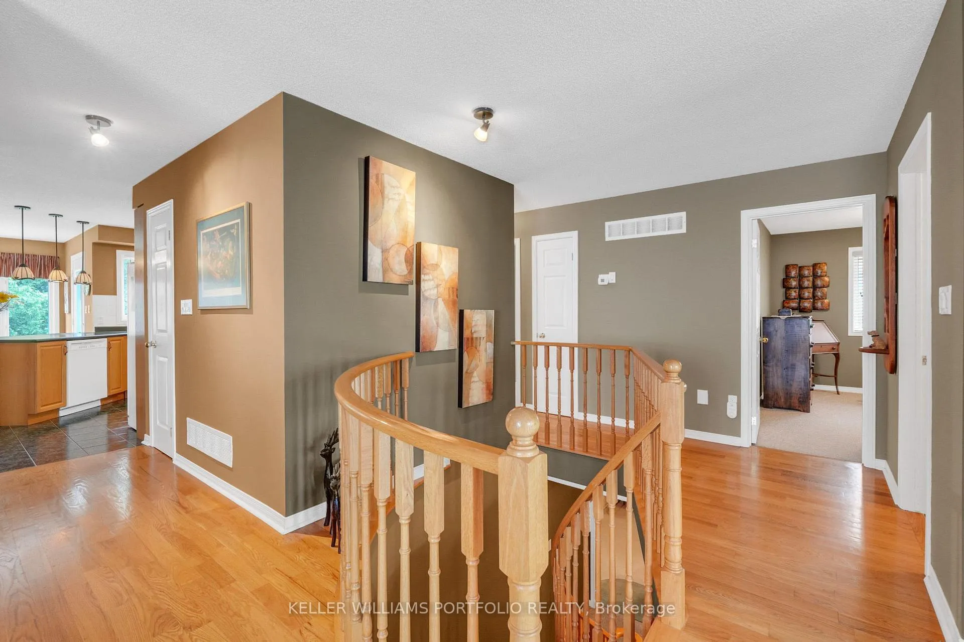 Photo 10 of 1025 Lytton Court, Pickering, Rosebank — HOMEH