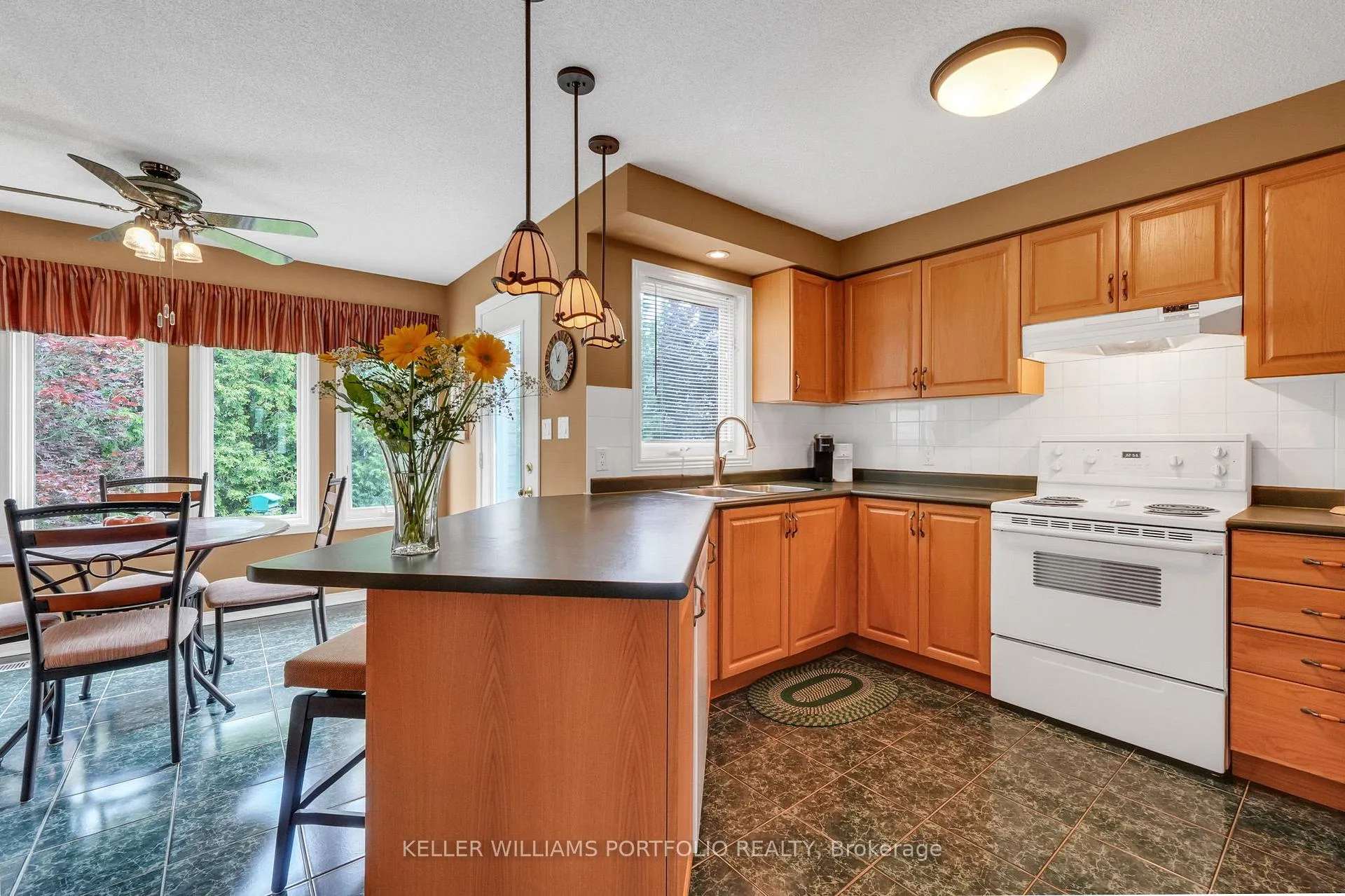 Photo 24 of 1025 Lytton Court, Pickering, Rosebank — HOMEH