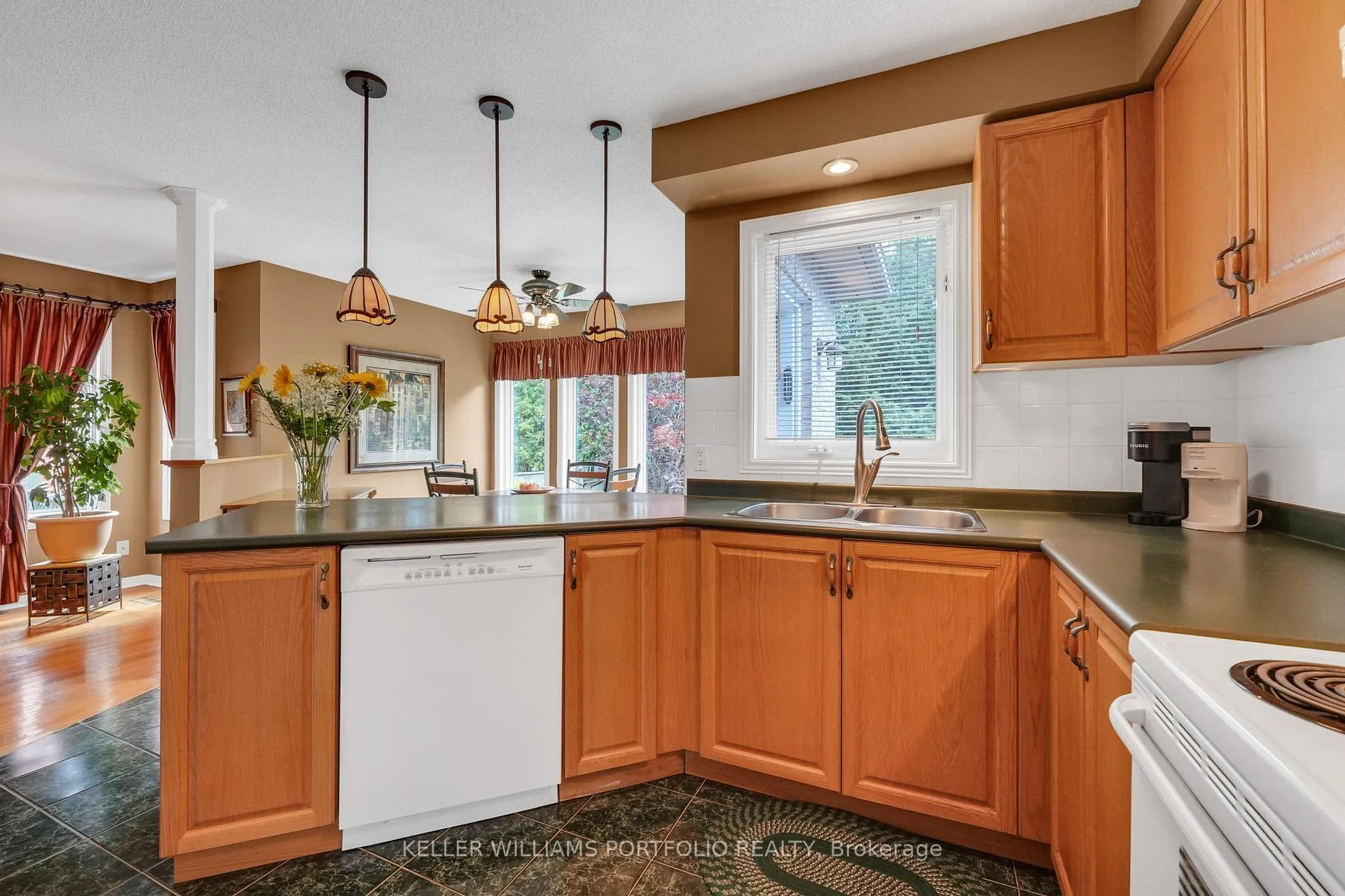 Photo 25 of 1025 Lytton Court, Pickering, Rosebank — HOMEH