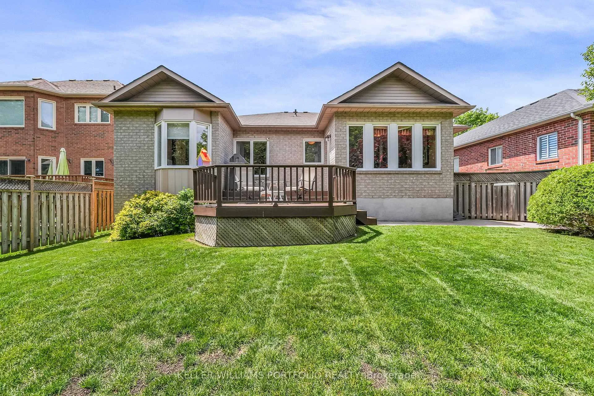 Photo 33 of 1025 Lytton Court, Pickering, Rosebank — HOMEH