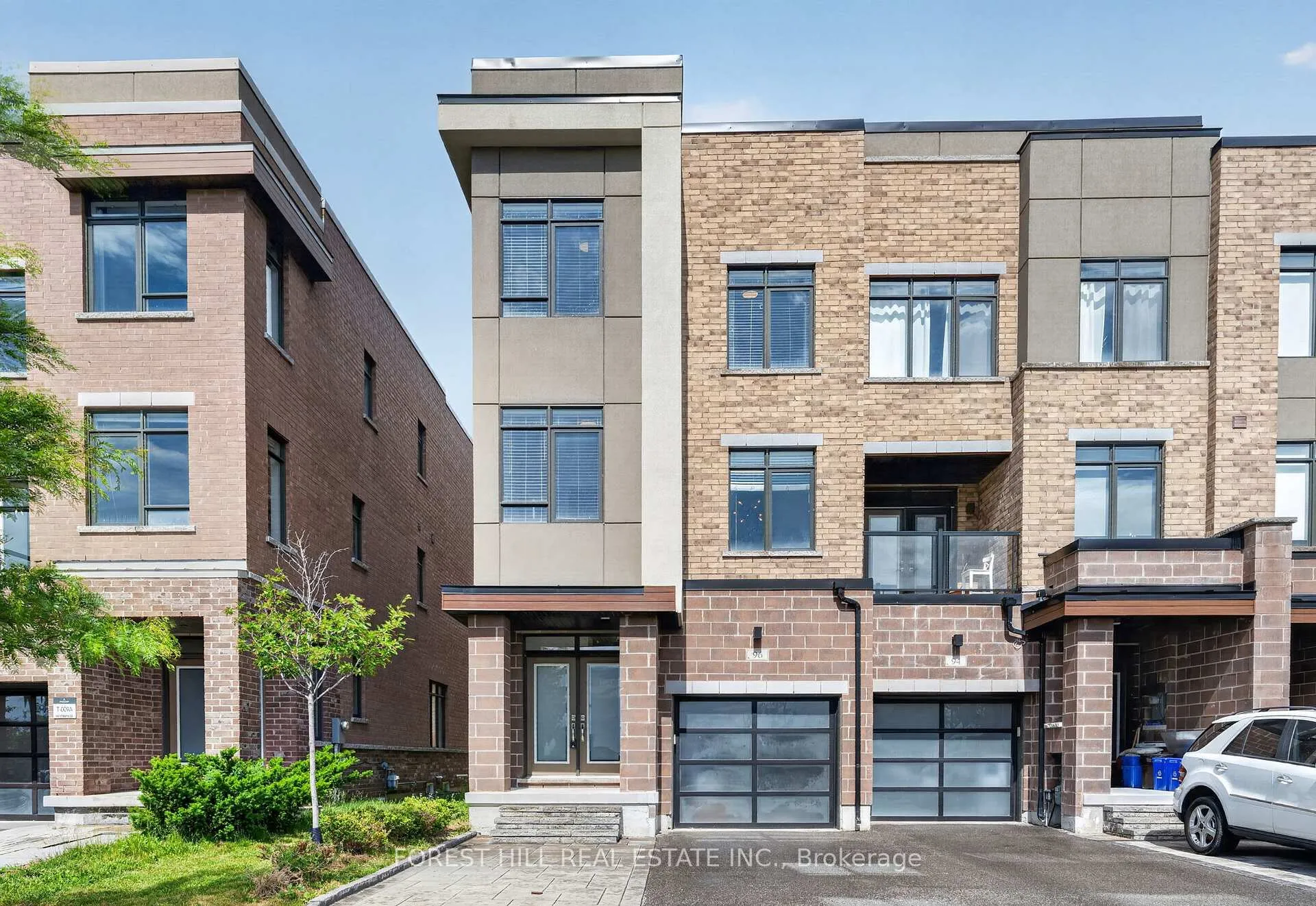 Photo 1 of 96 Salterton Circle, Vaughan, Rural Vaughan — HOMEH