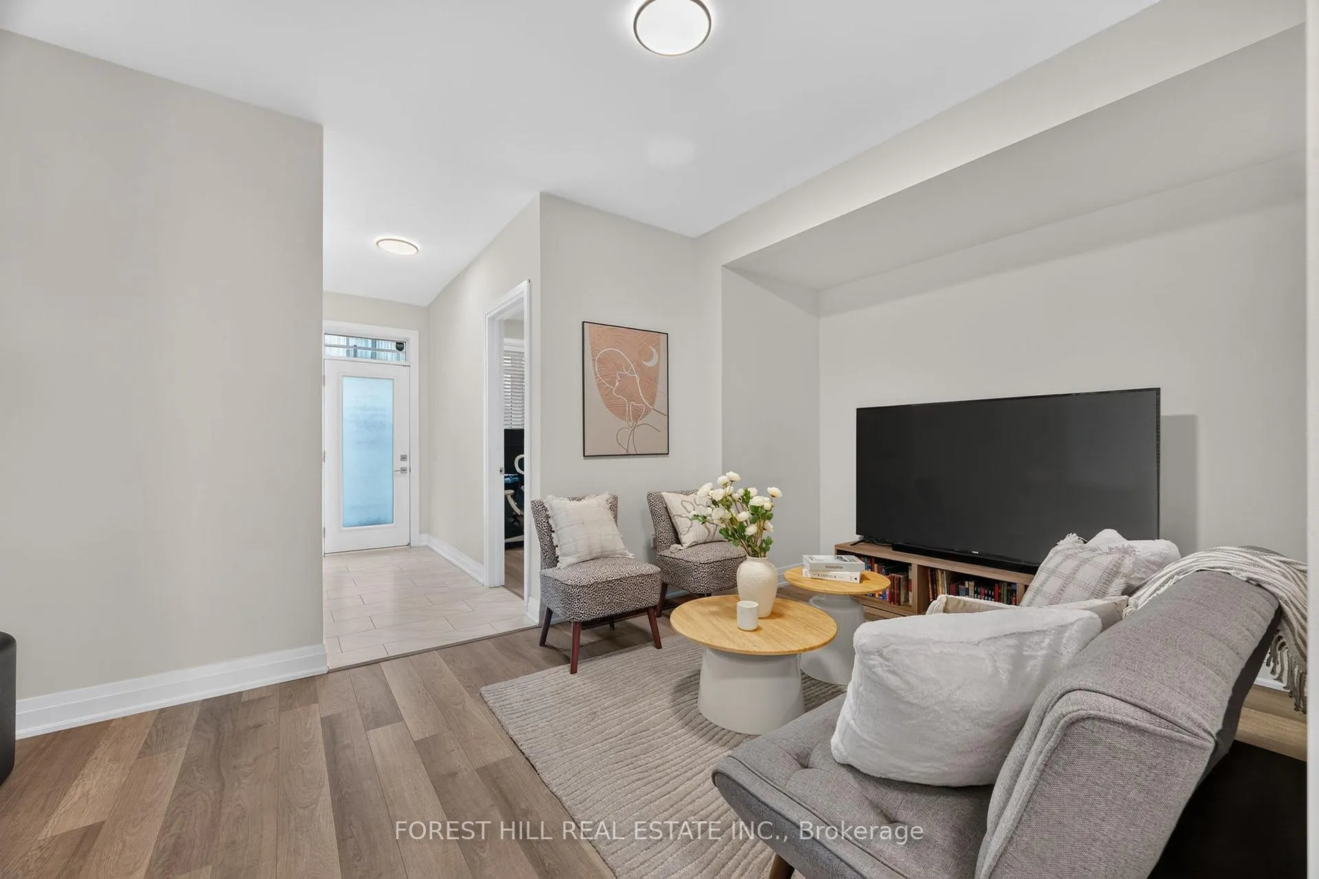 Photo 2 of 96 Salterton Circle, Vaughan, Rural Vaughan — HOMEH