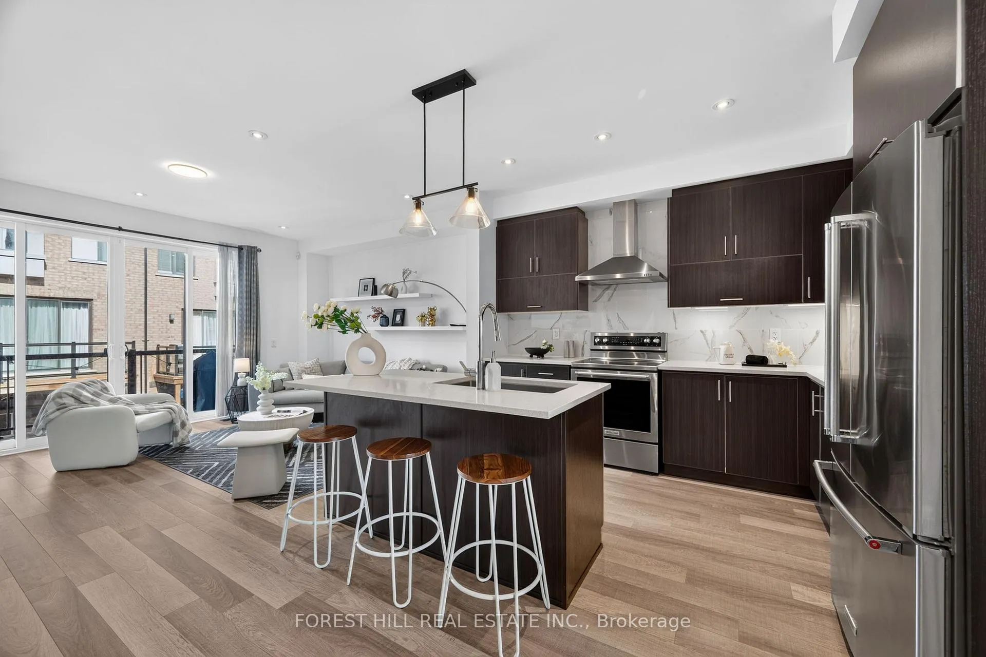 Photo 12 of 96 Salterton Circle, Vaughan, Rural Vaughan — HOMEH