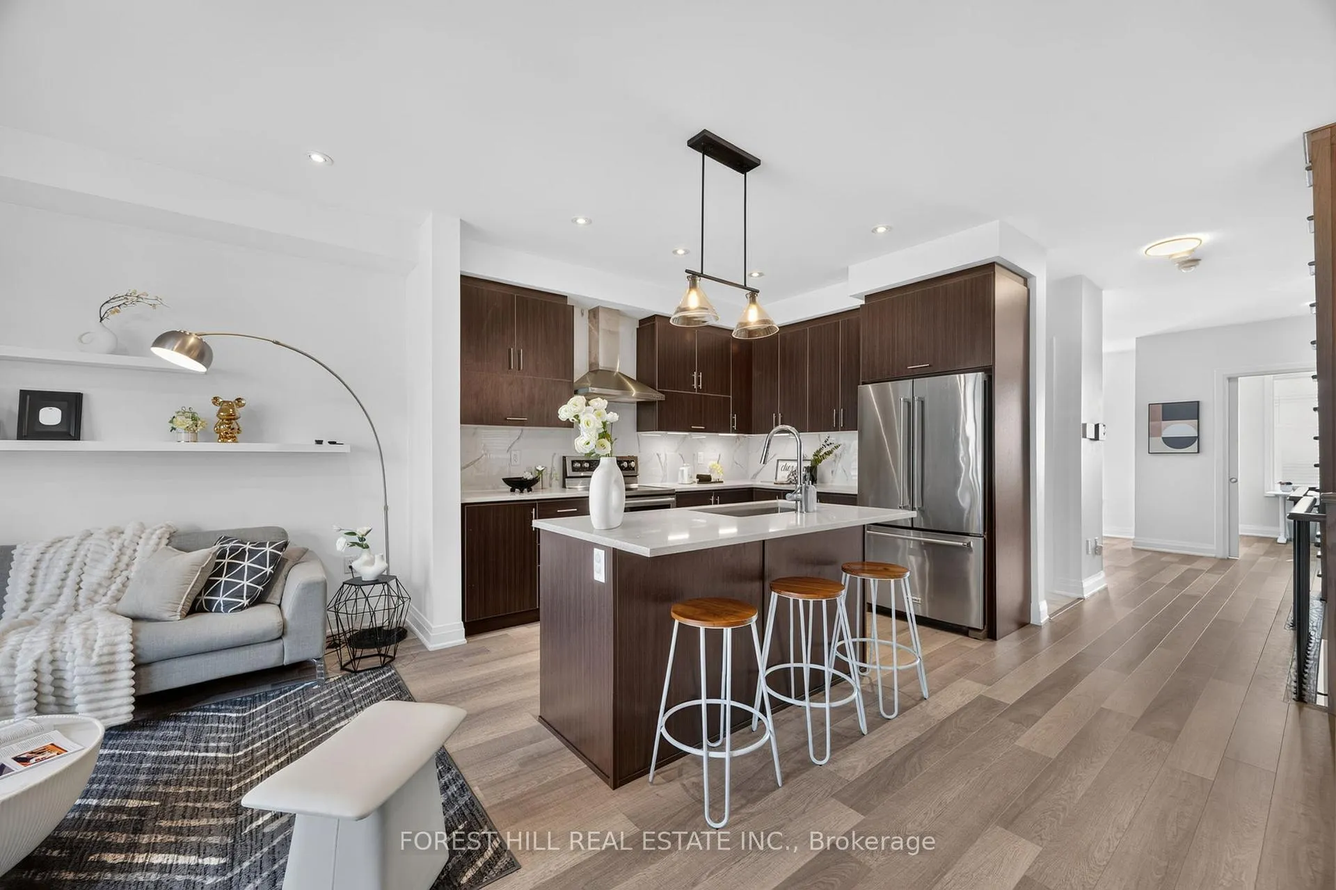 Photo 13 of 96 Salterton Circle, Vaughan, Rural Vaughan — HOMEH
