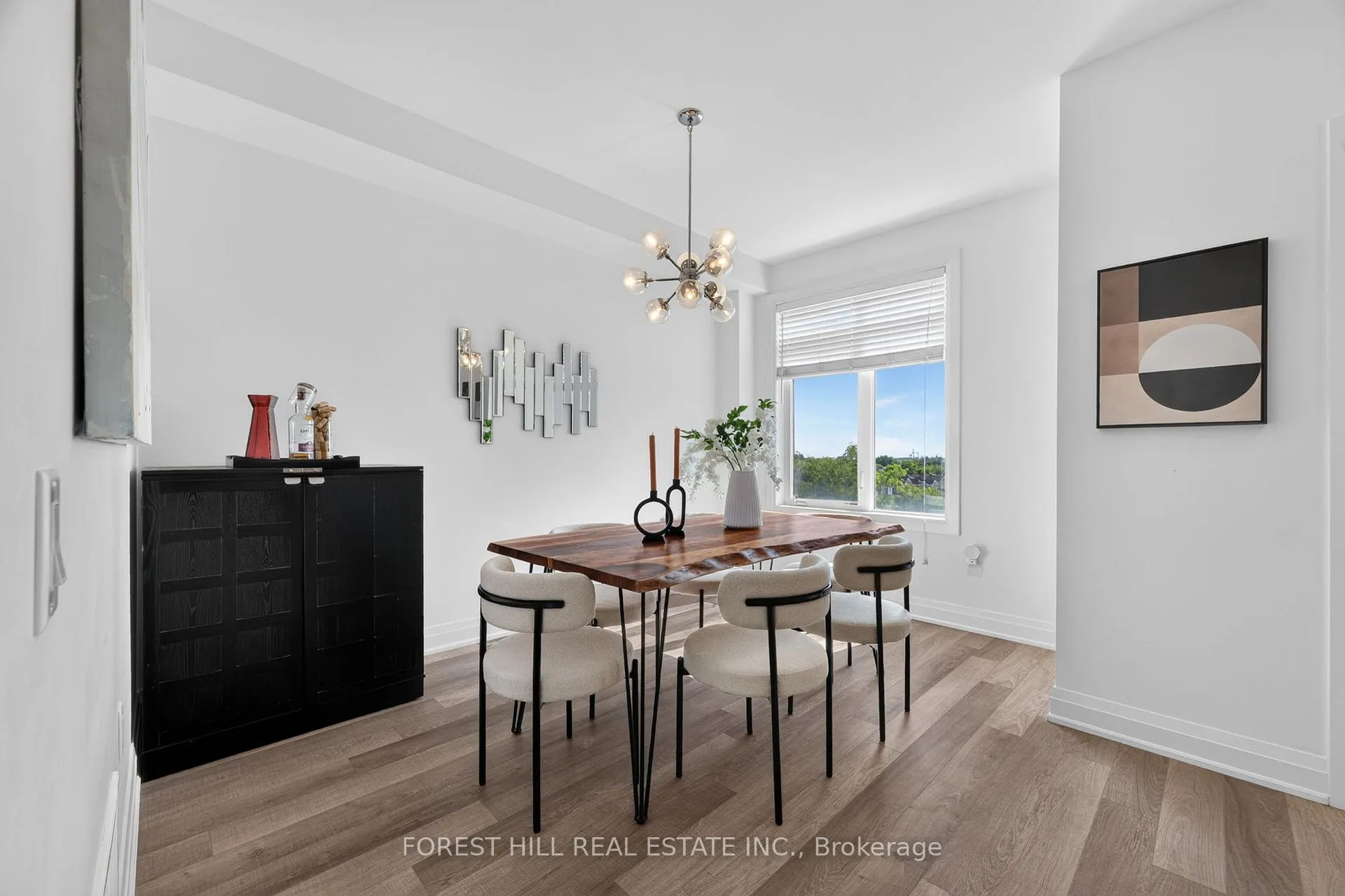 Photo 15 of 96 Salterton Circle, Vaughan, Rural Vaughan — HOMEH