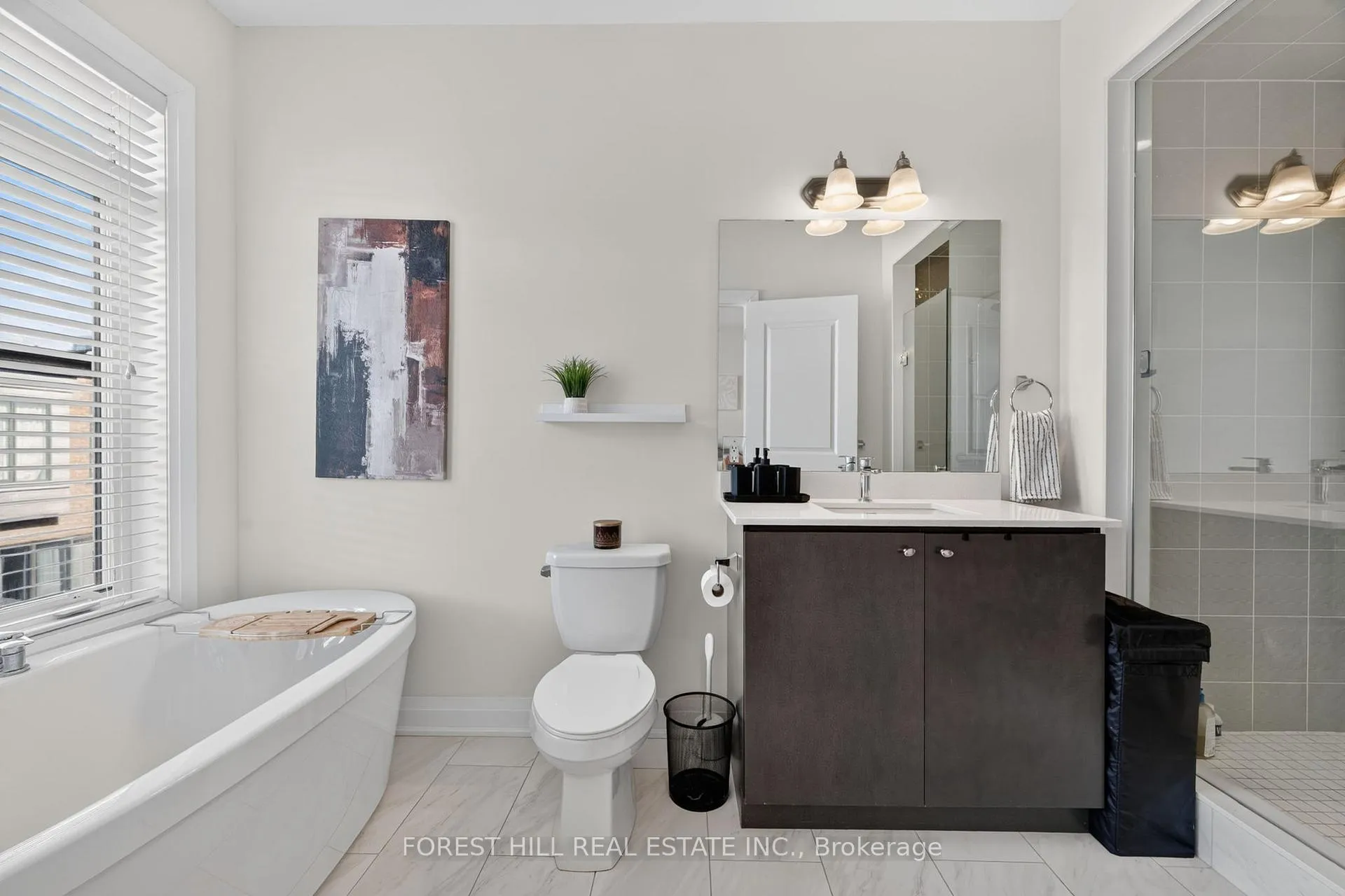 Photo 26 of 96 Salterton Circle, Vaughan, Rural Vaughan — HOMEH