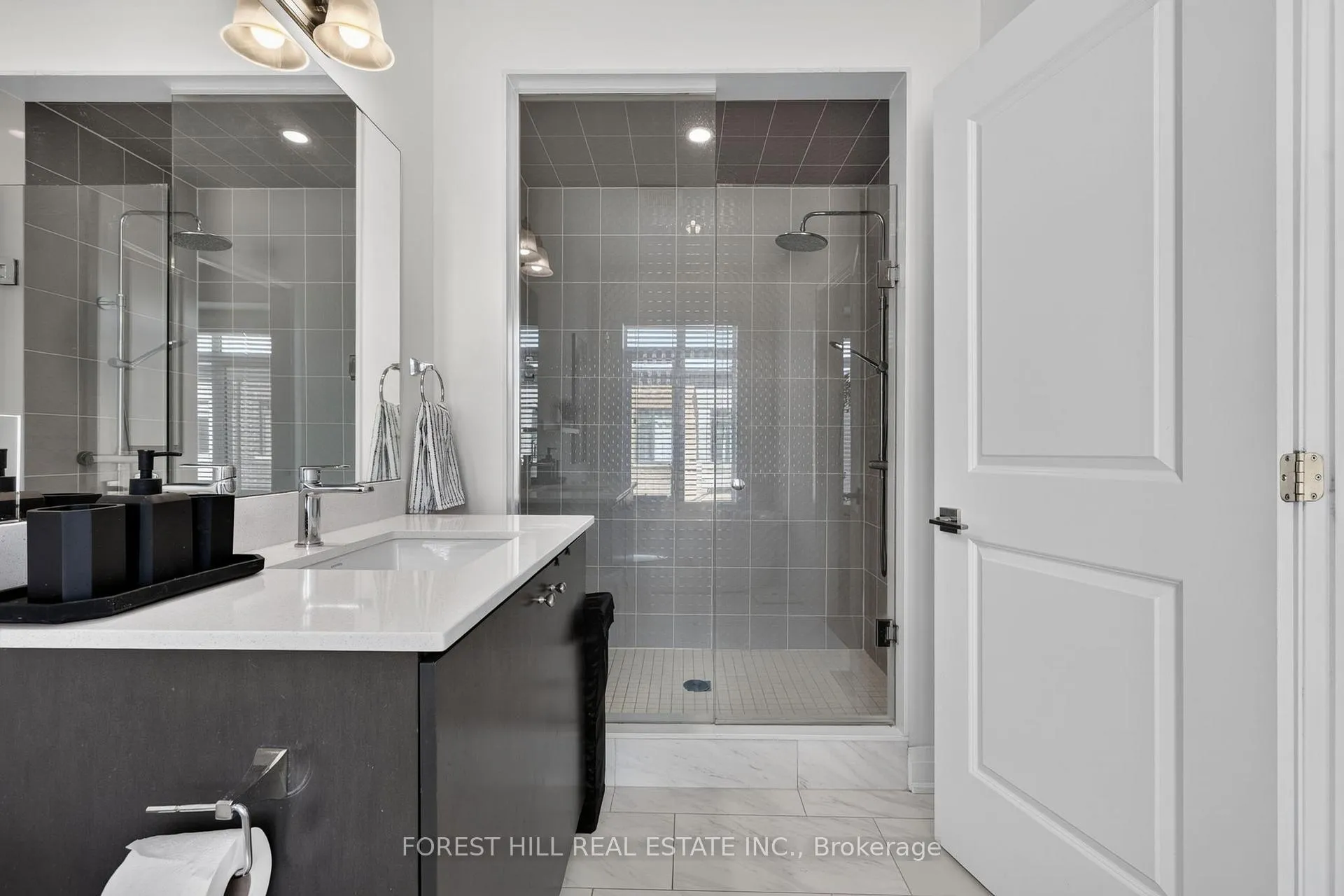Photo 28 of 96 Salterton Circle, Vaughan, Rural Vaughan — HOMEH