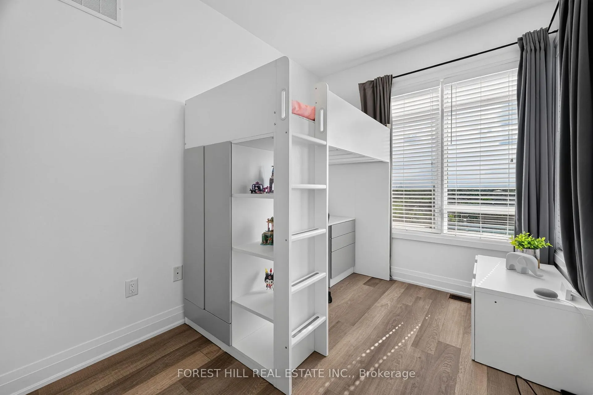 Photo 31 of 96 Salterton Circle, Vaughan, Rural Vaughan — HOMEH