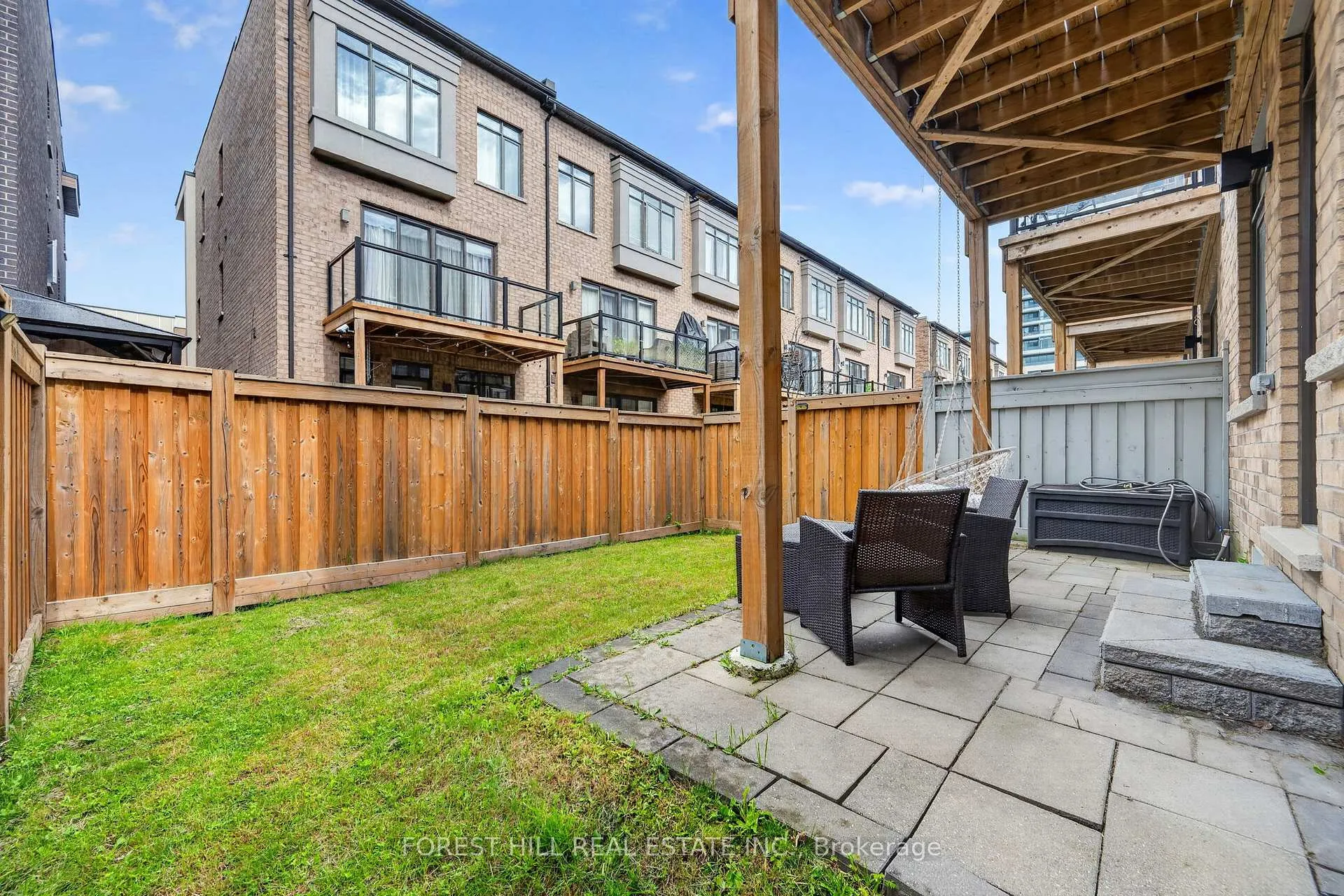 Photo 35 of 96 Salterton Circle, Vaughan, Rural Vaughan — HOMEH