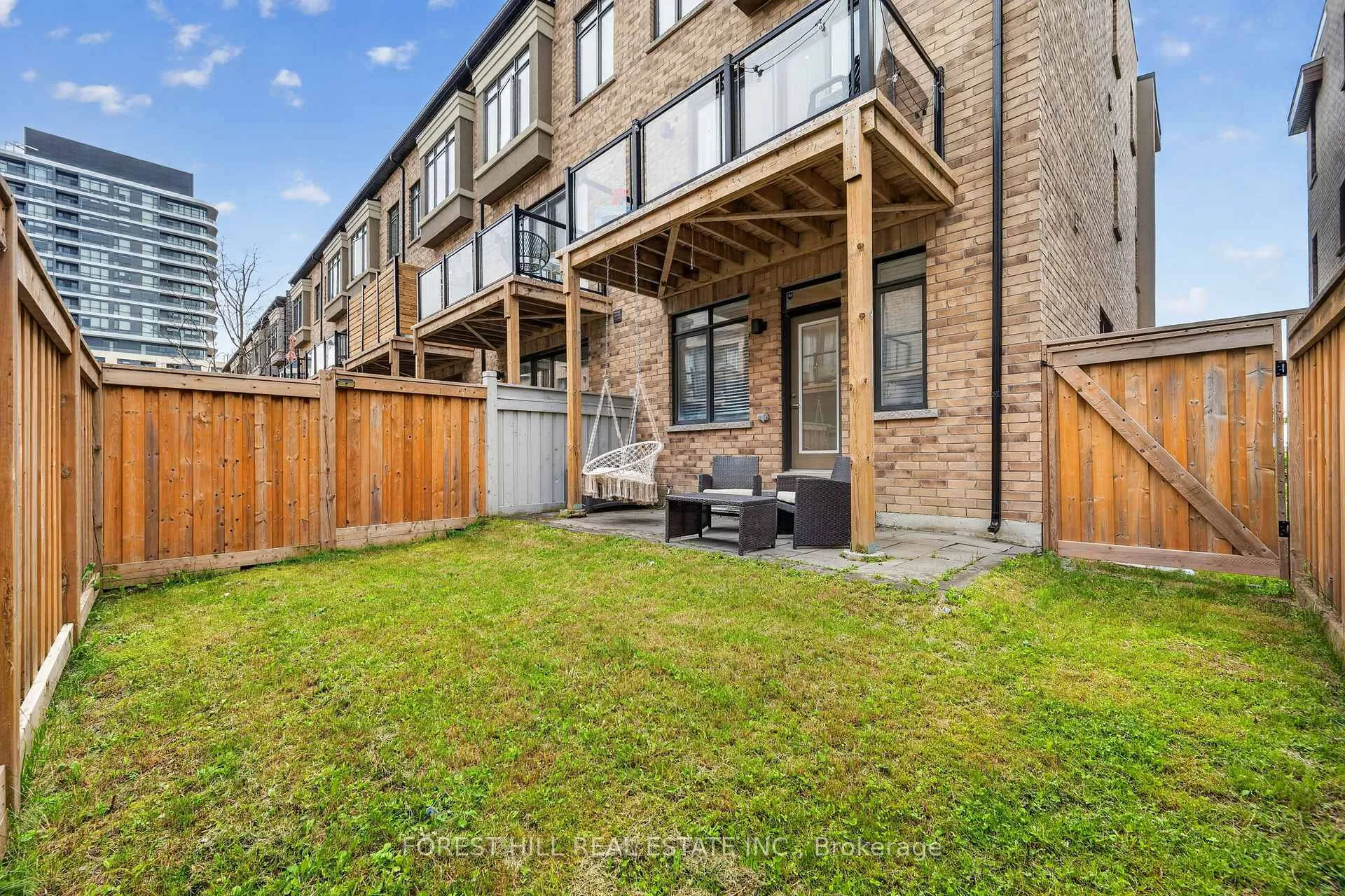 Photo 36 of 96 Salterton Circle, Vaughan, Rural Vaughan — HOMEH