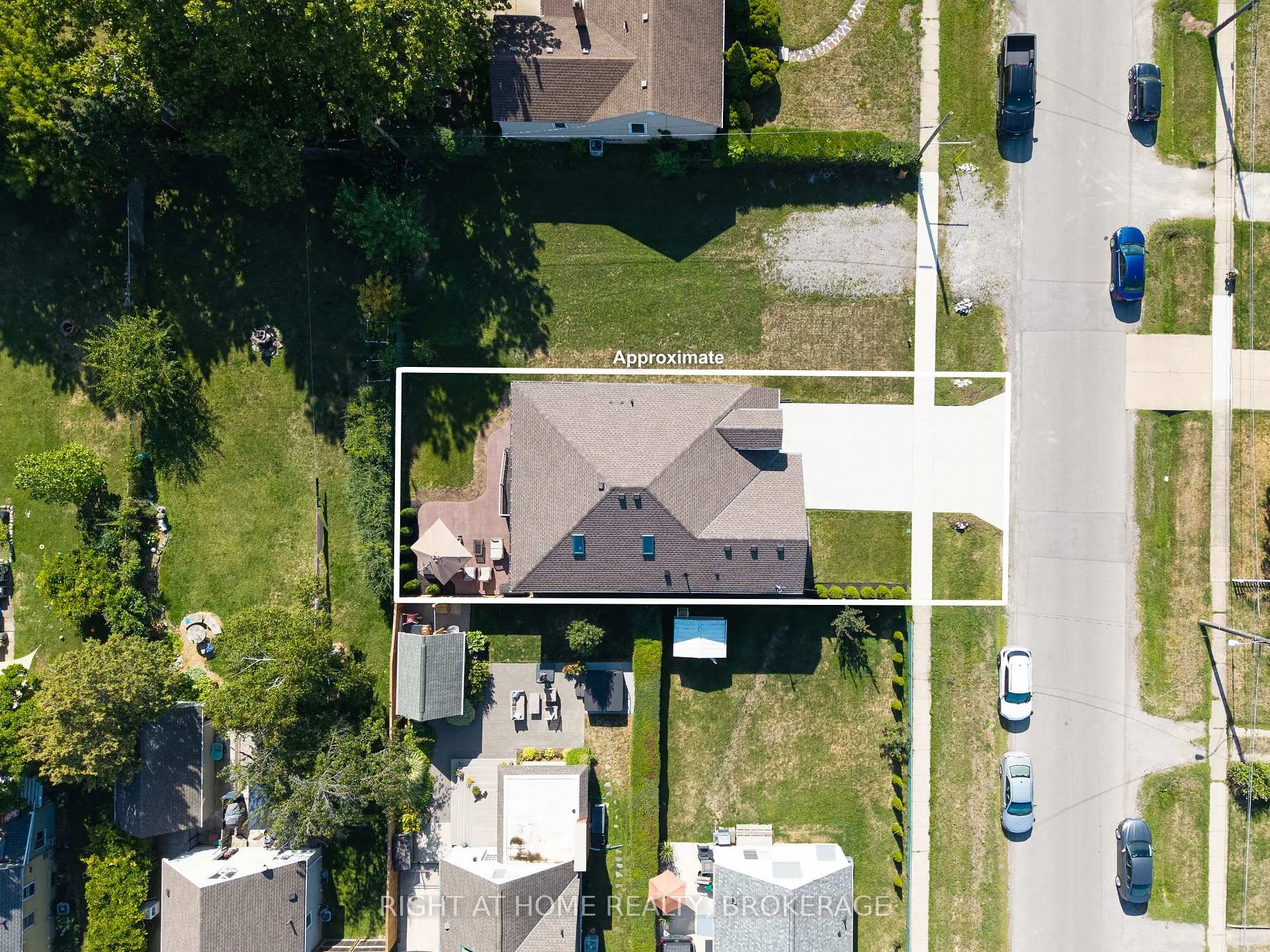 Photo 8 of 32B Dorothy Street, St. Catharines, Lakeport — HOMEH