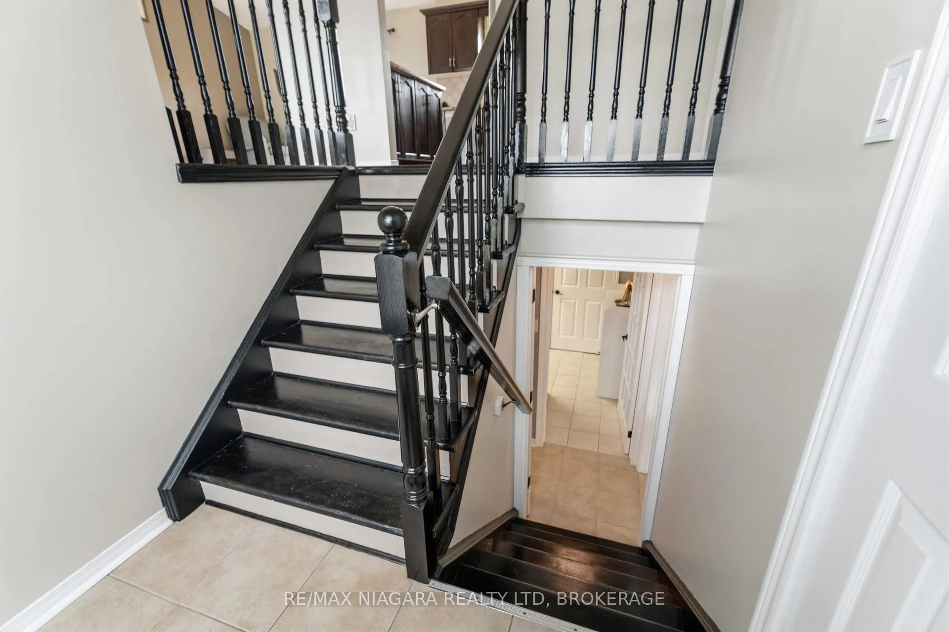 Photo 19 of 661 Carl Road, Welland, Cooks Mills — HOMEH