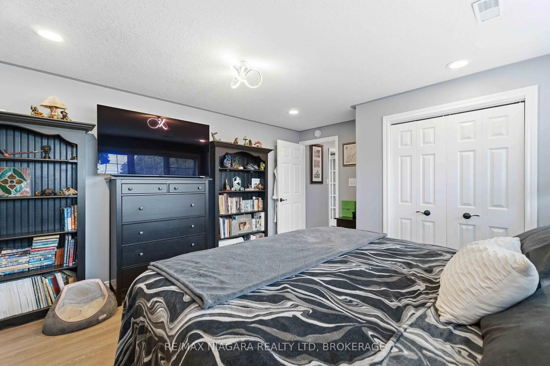 Photo 27 of 661 Carl Road, Welland, Cooks Mills — HOMEH