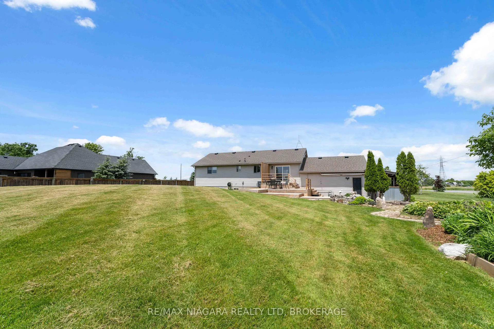 Photo 39 of 661 Carl Road, Welland, Cooks Mills — HOMEH