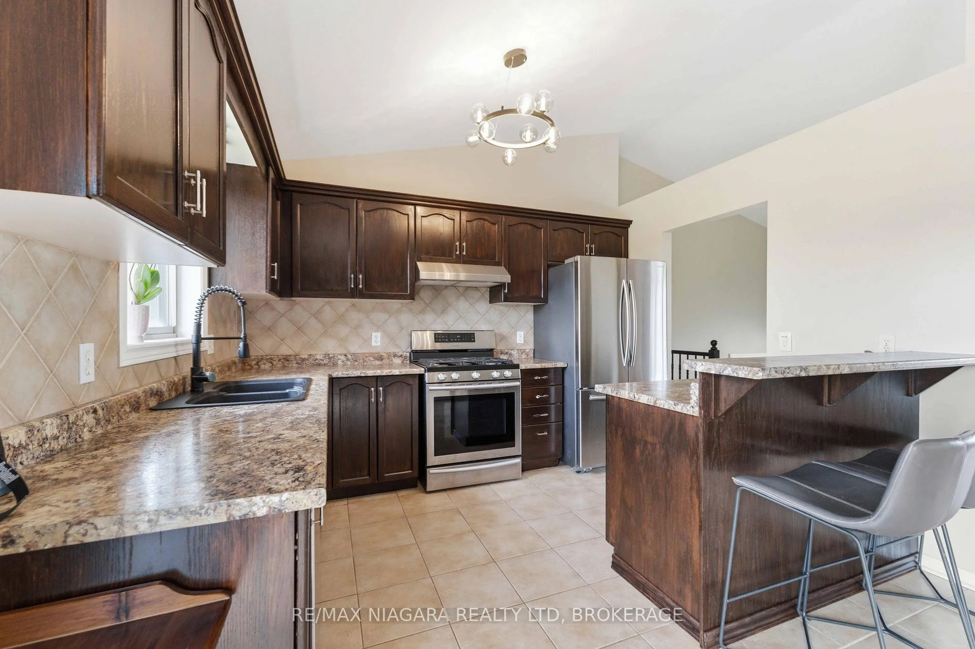 Photo 52 of 661 Carl Road, Welland, Cooks Mills — HOMEH