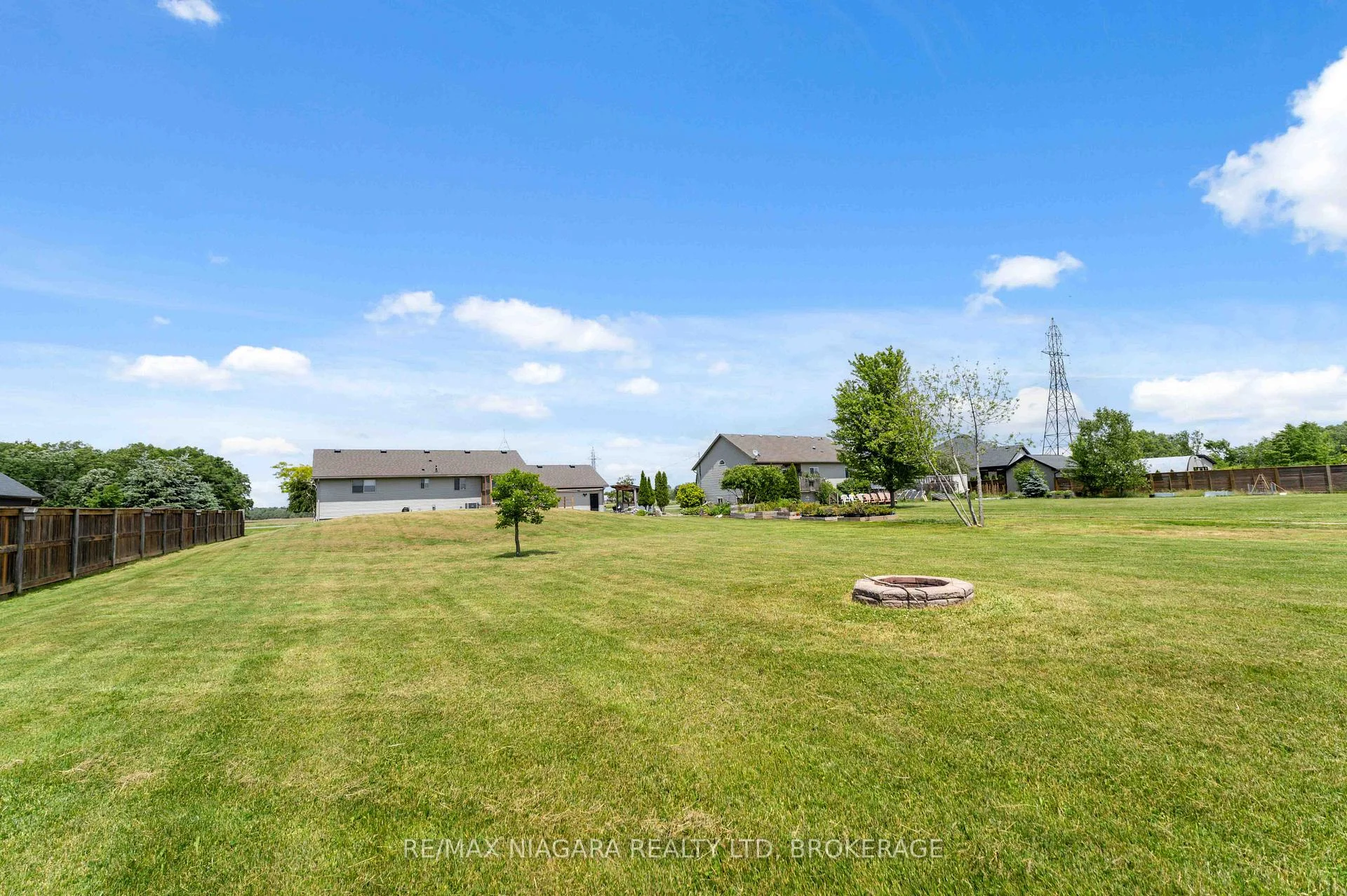 Photo 58 of 661 Carl Road, Welland, Cooks Mills — HOMEH