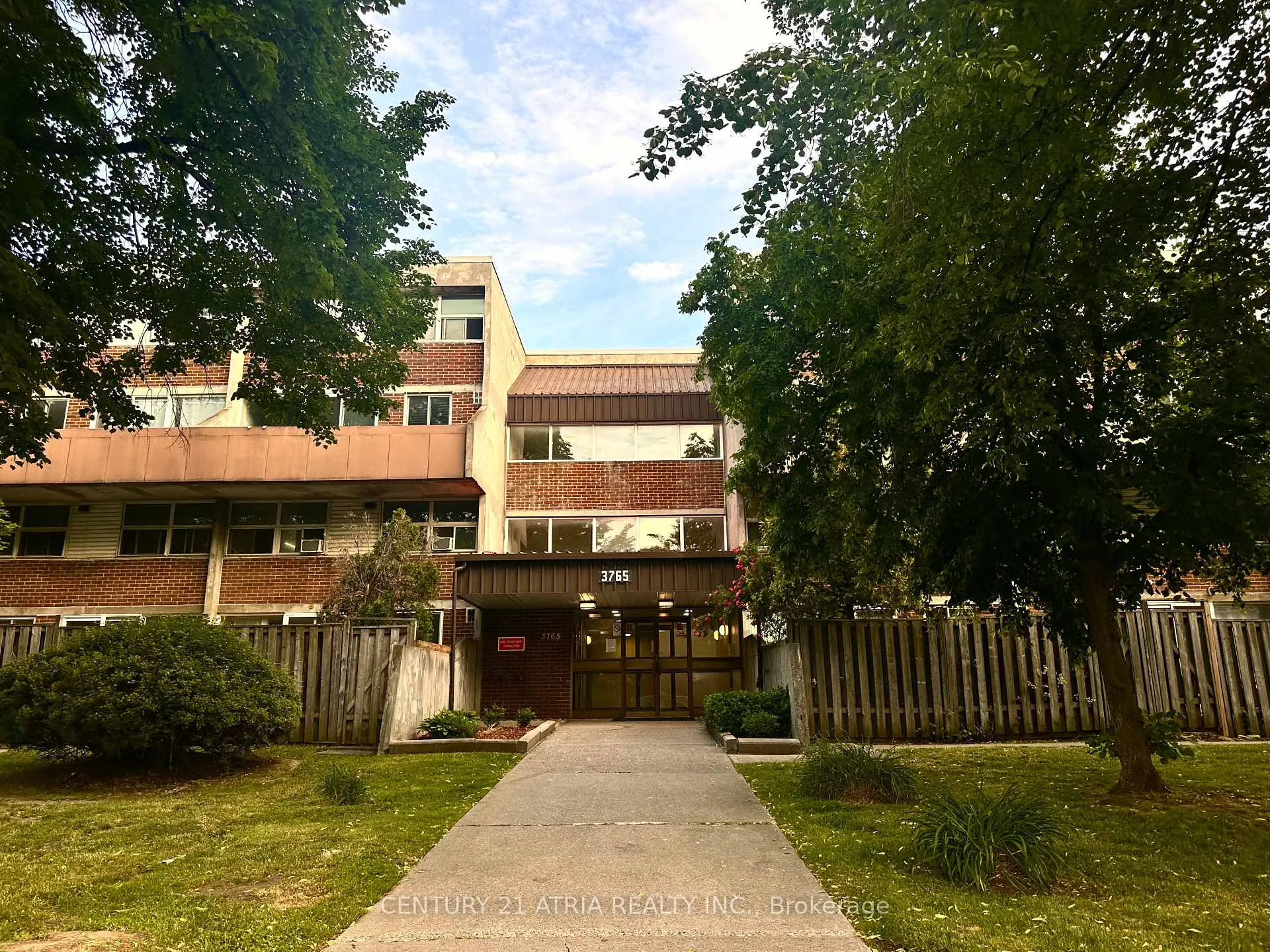 Front of Unit 205, 3765 Sheppard Avenue E