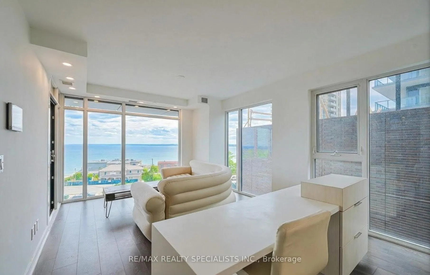 Photo 4 of Unit 507, 370 Martha Street, Burlington, Brant — HOMEH
