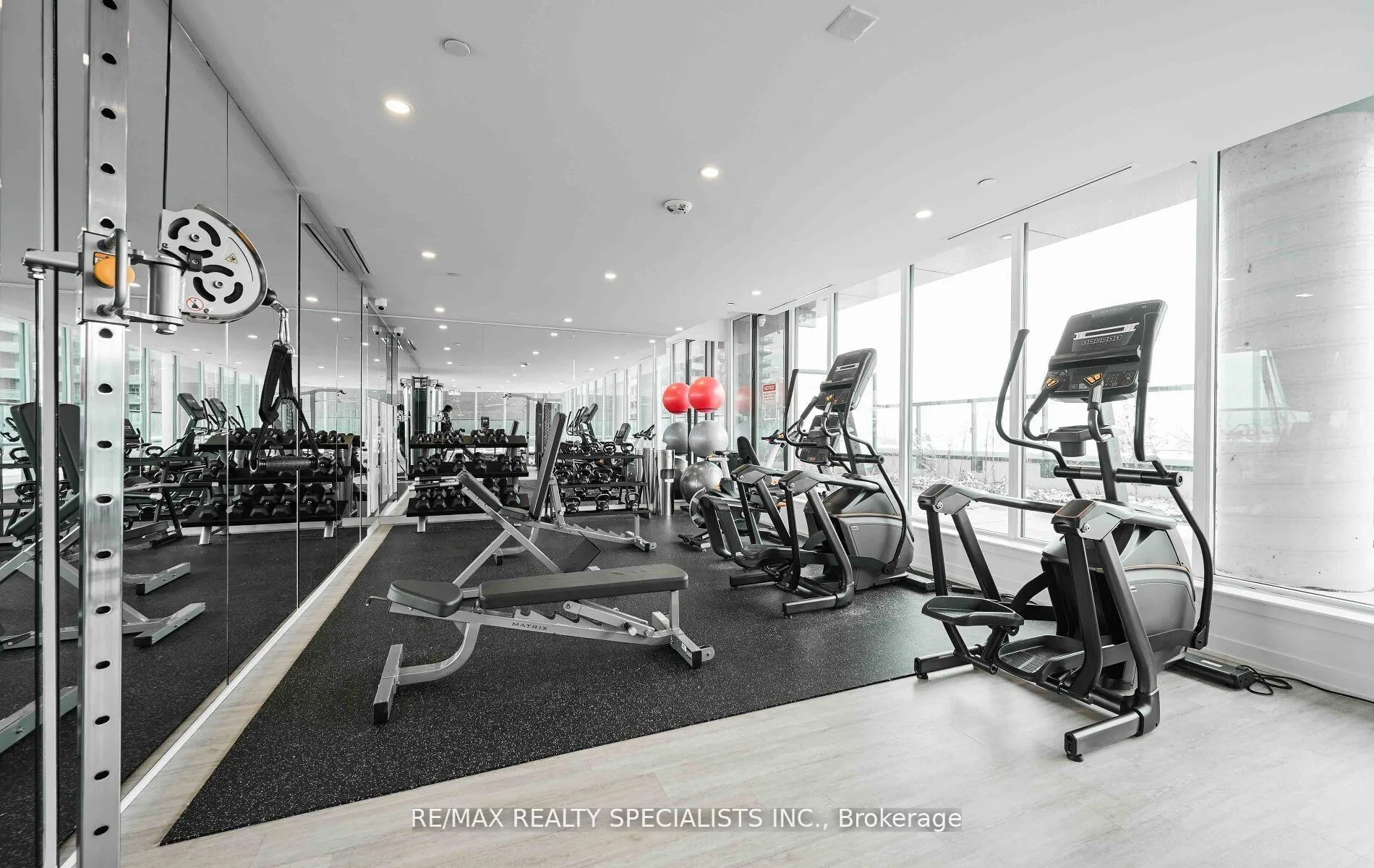 Photo 10 of Unit 507, 370 Martha Street, Burlington, Brant — HOMEH