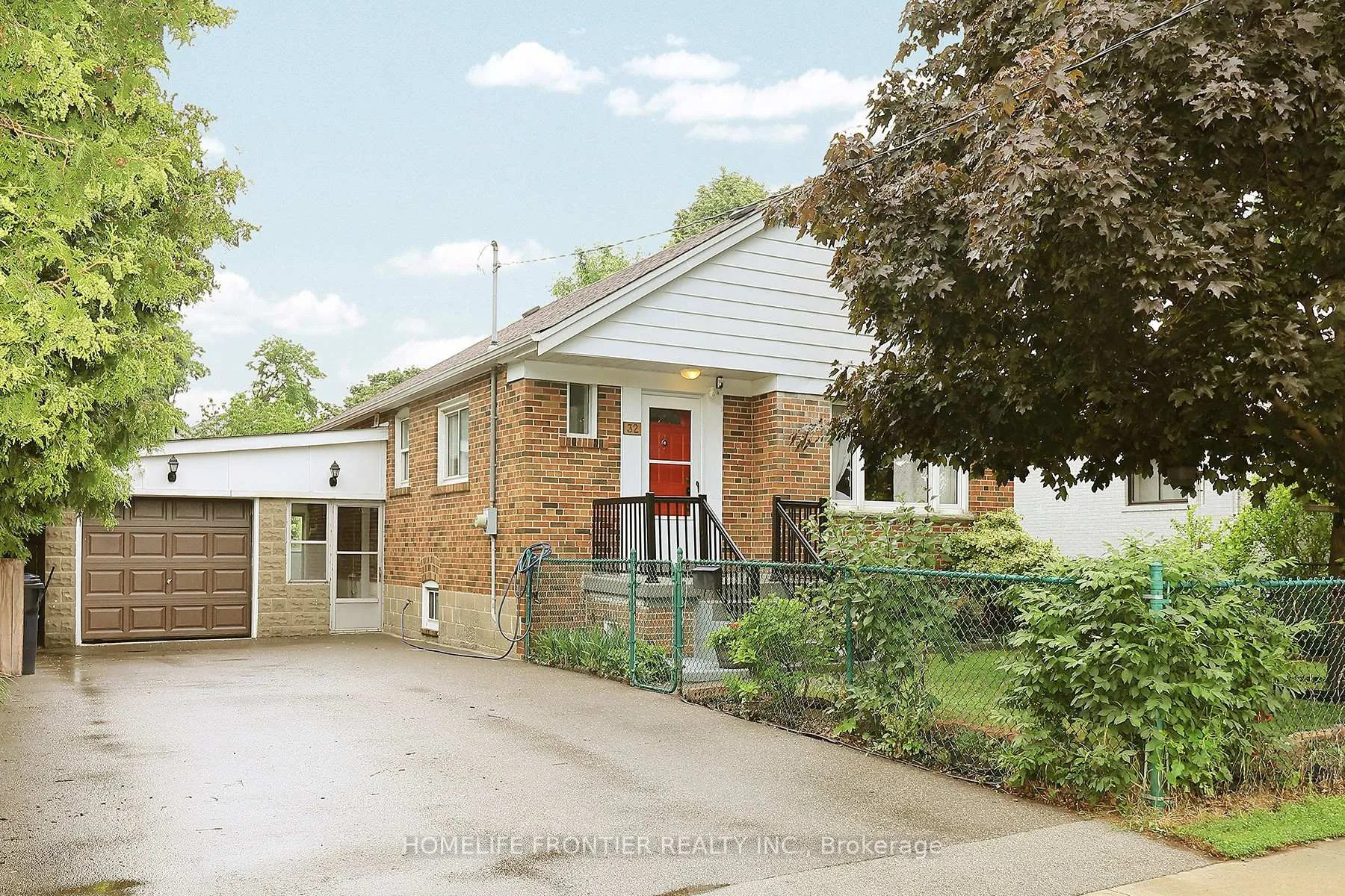 Front of 32 Coules Court