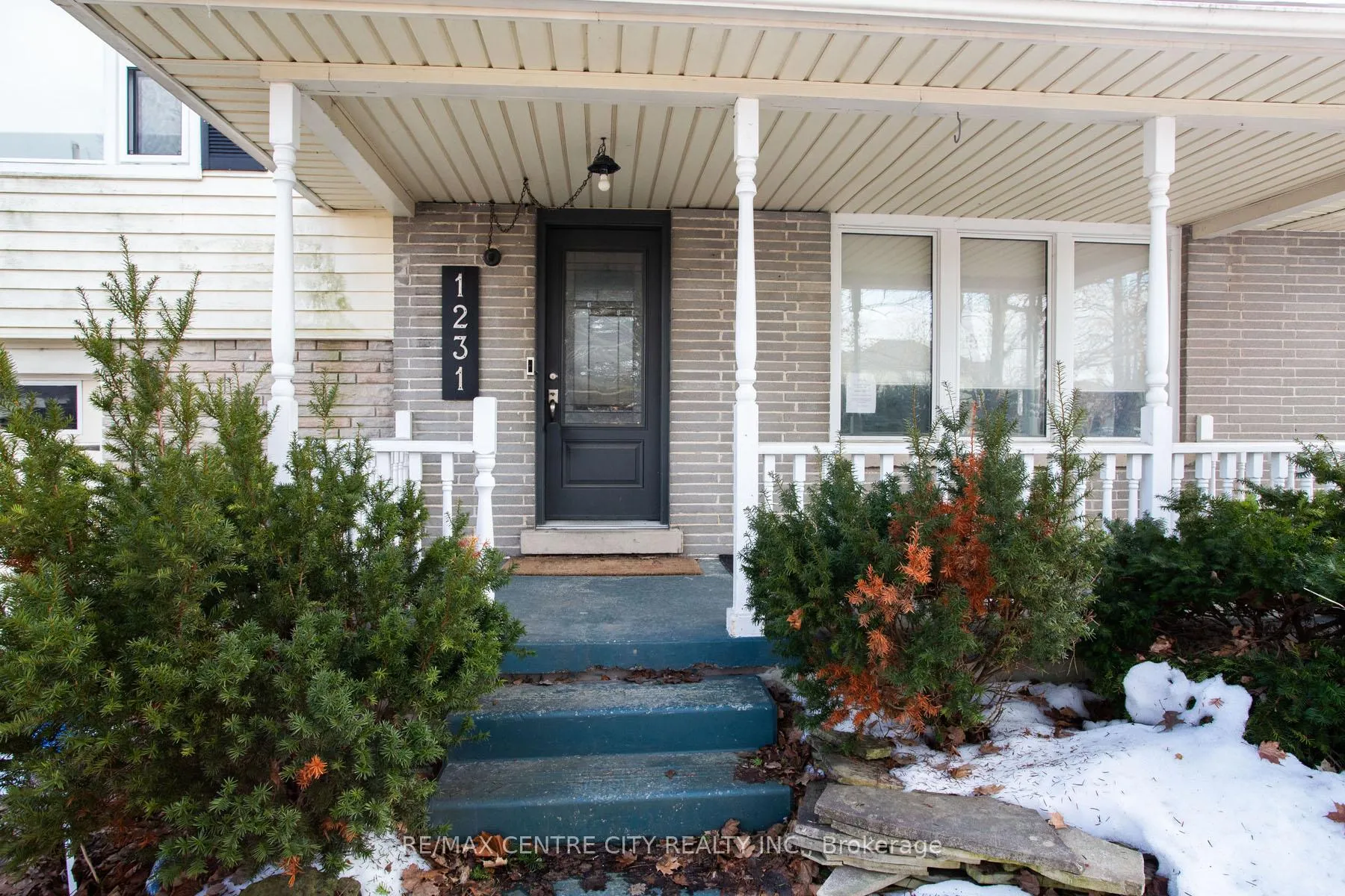 Photo 1 of 1231 Sunningdale Road E, London, North C — HOMEH