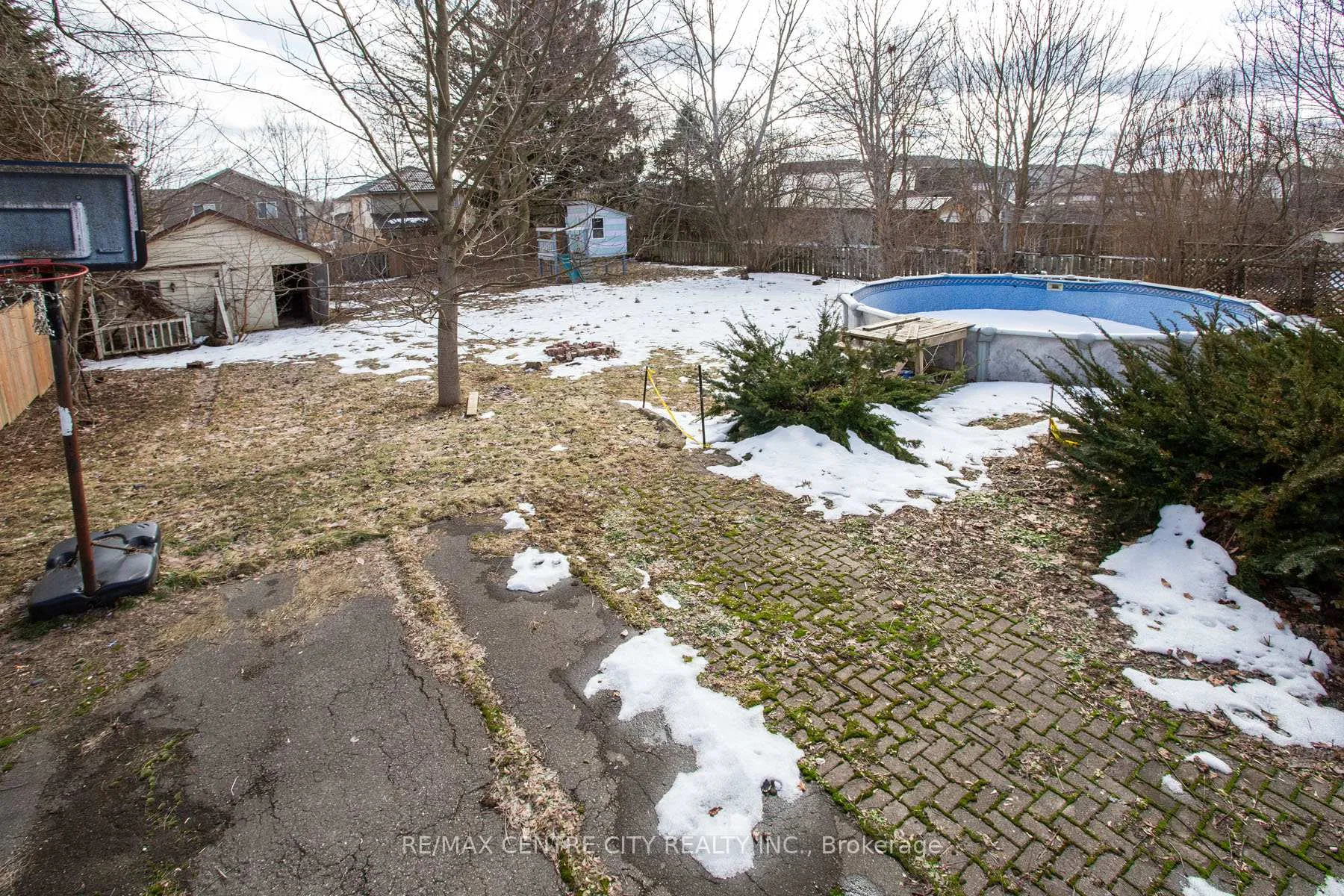 Photo 48 of 1231 Sunningdale Road E, London, North C — HOMEH