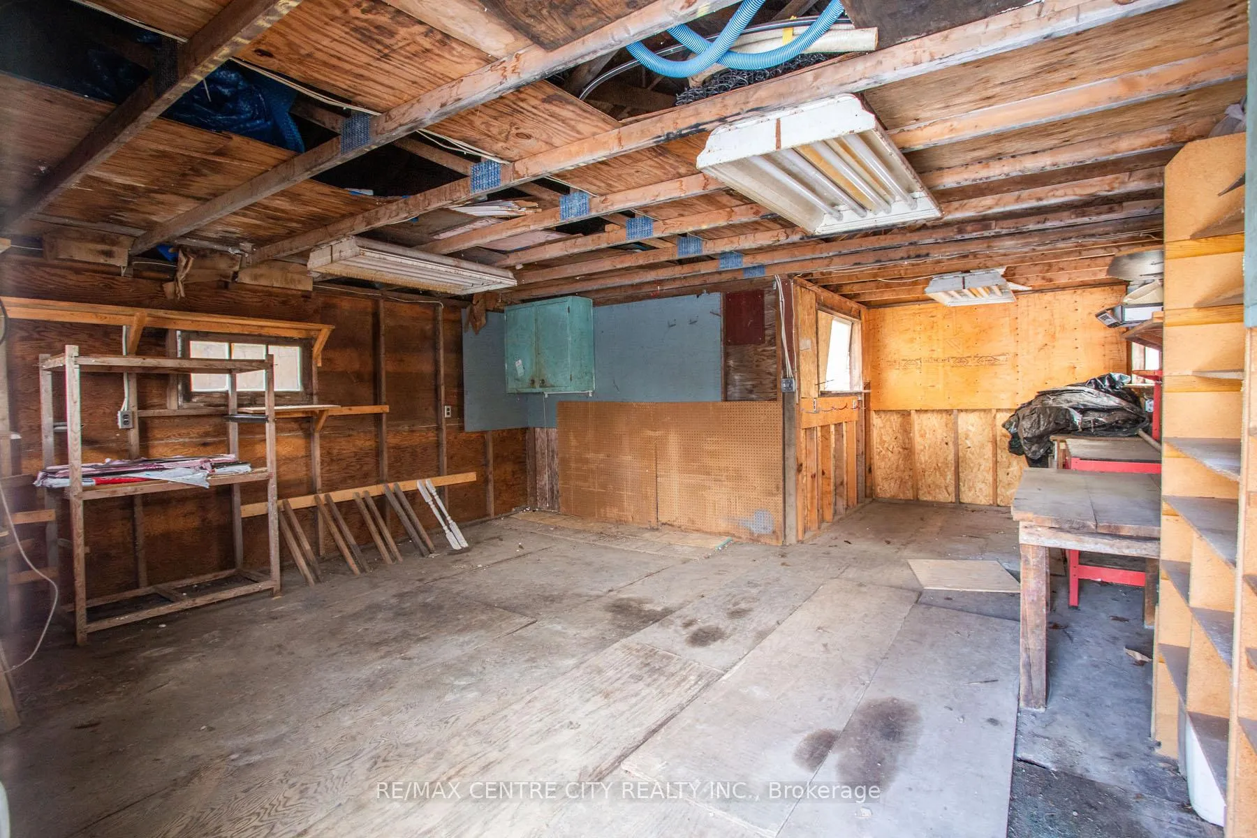 Photo 41 of 1231 Sunningdale Road E, London, North C — HOMEH