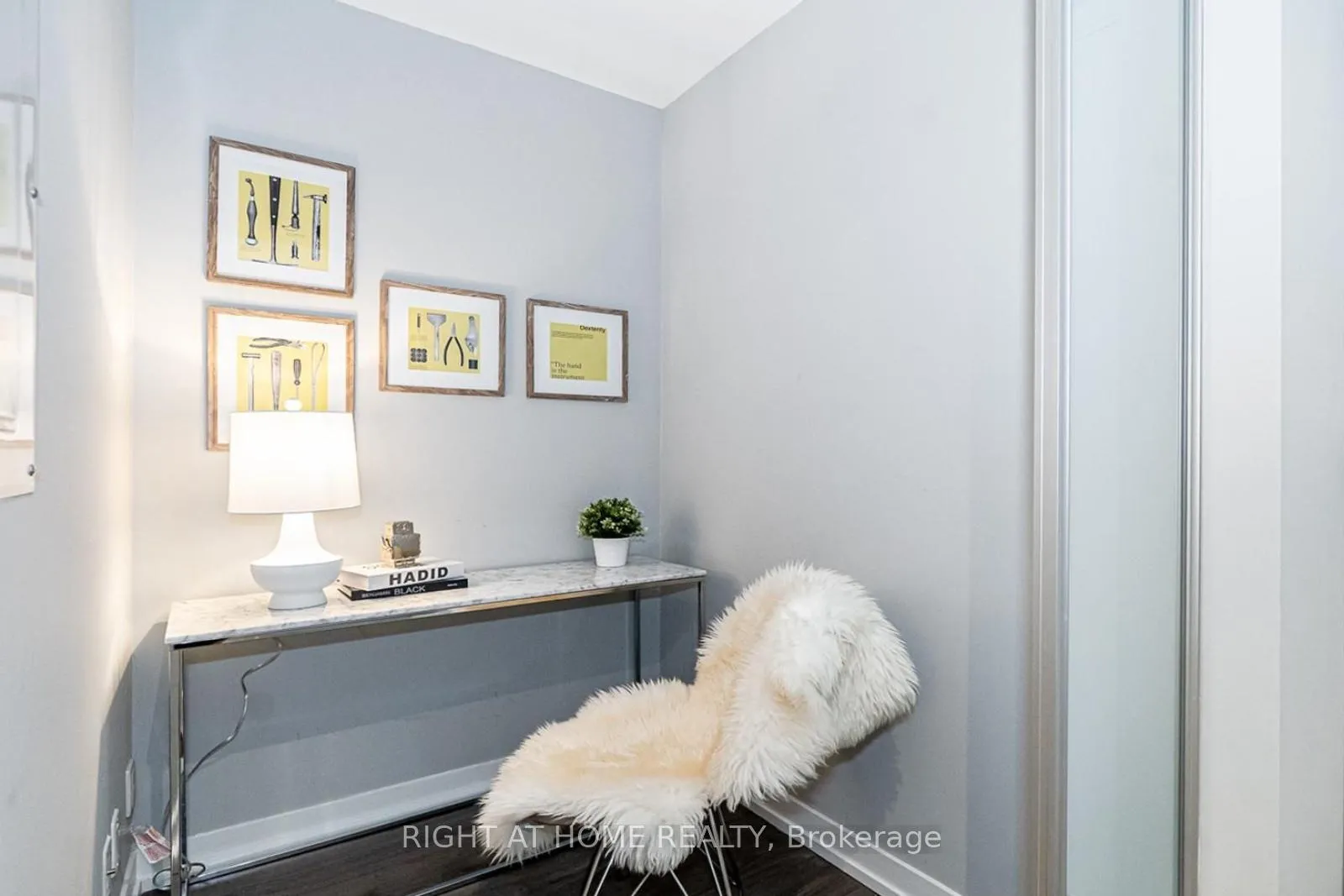 Photo 11 of Unit 5608, 950 Portage Parkway, Vaughan, Vaughan Corporate Centre — HOMEH