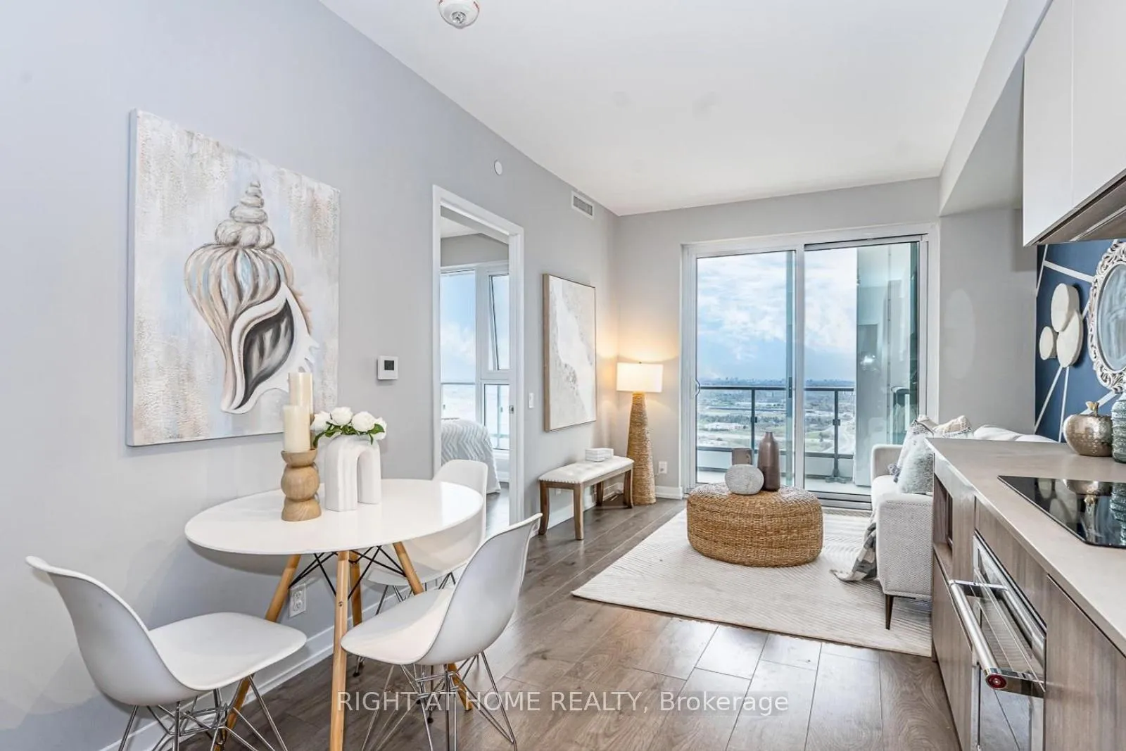Photo 14 of Unit 5608, 950 Portage Parkway, Vaughan, Vaughan Corporate Centre — HOMEH