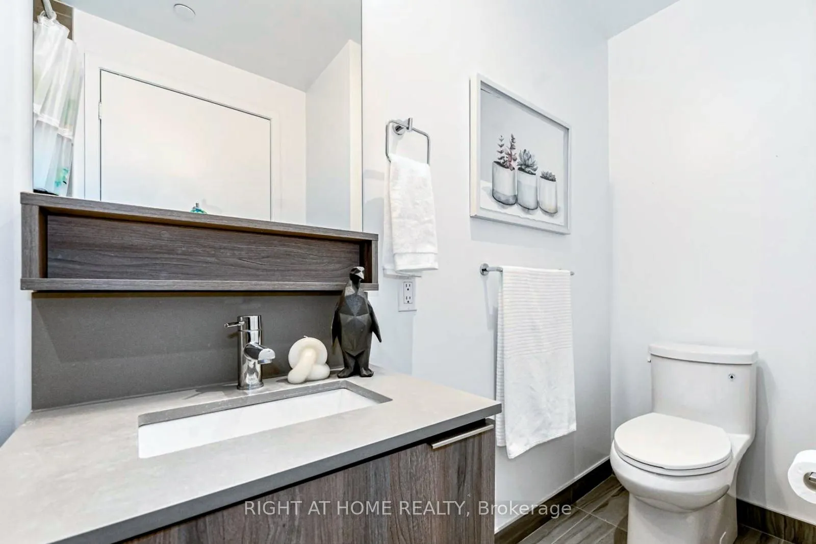 Photo 20 of Unit 5608, 950 Portage Parkway, Vaughan, Vaughan Corporate Centre — HOMEH