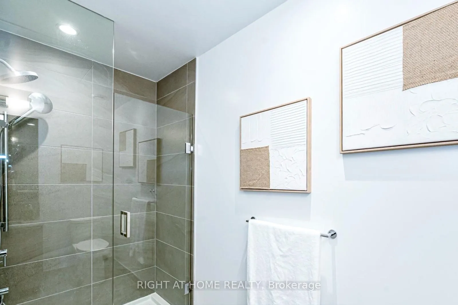 Photo 25 of Unit 5608, 950 Portage Parkway, Vaughan, Vaughan Corporate Centre — HOMEH