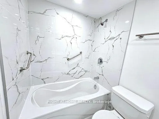 Photo 21 of Unit SPH8, 3700 Kaneff Crescent, Mississauga, Mississauga Valleys — HOMEH