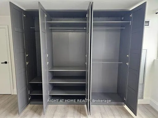 Photo 23 of Unit SPH8, 3700 Kaneff Crescent, Mississauga, Mississauga Valleys — HOMEH