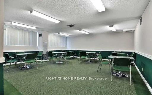 Photo 30 of Unit SPH8, 3700 Kaneff Crescent, Mississauga, Mississauga Valleys — HOMEH