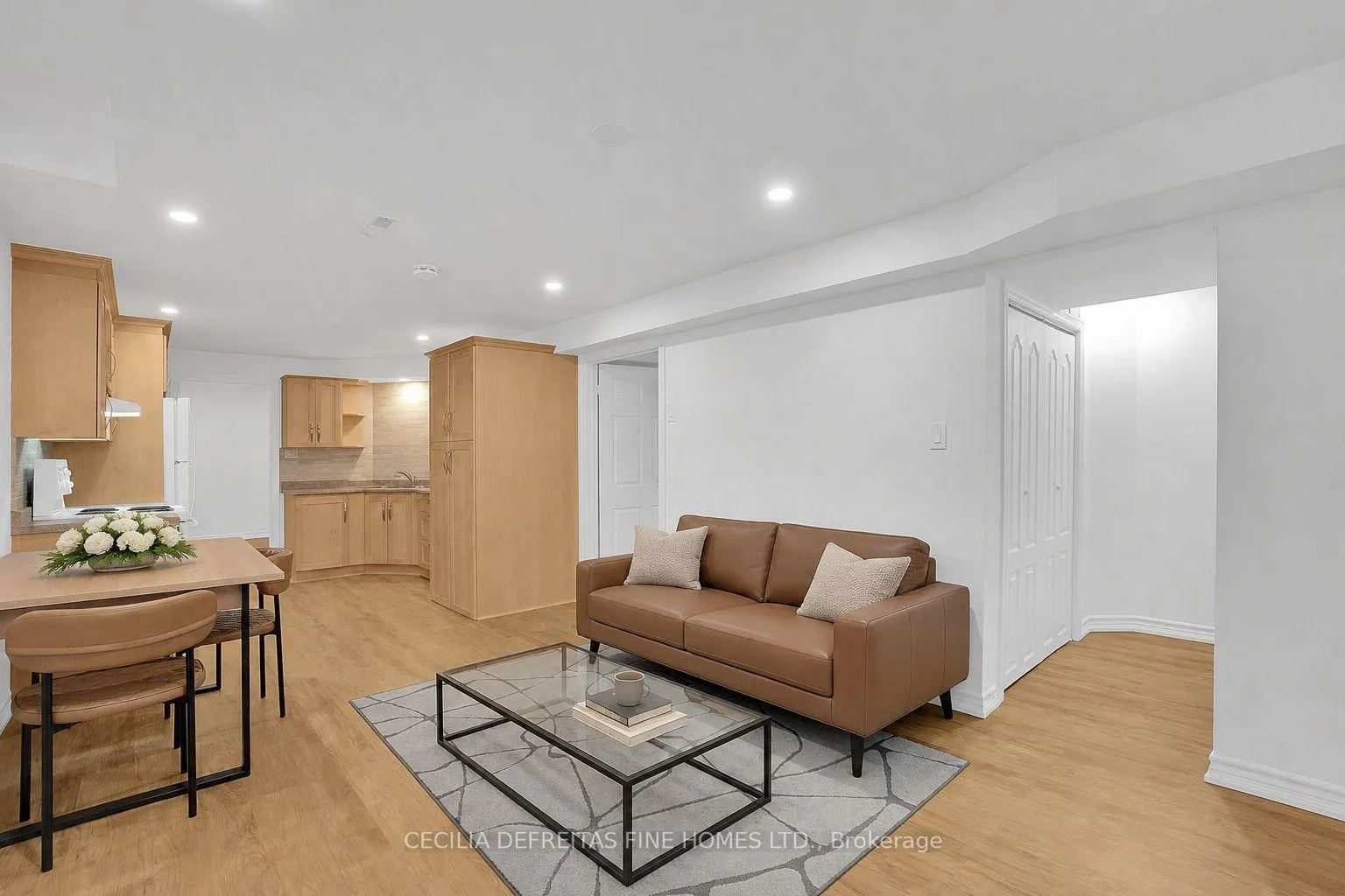 Photo 3 of Unit Bsmt, 40 Venetian Crescent, Vaughan, East Woodbridge — HOMEH