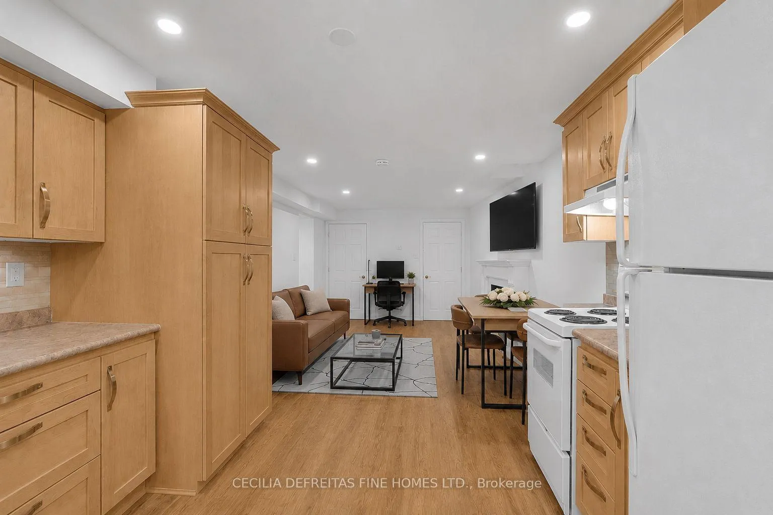 Photo 4 of Unit Bsmt, 40 Venetian Crescent, Vaughan, East Woodbridge — HOMEH
