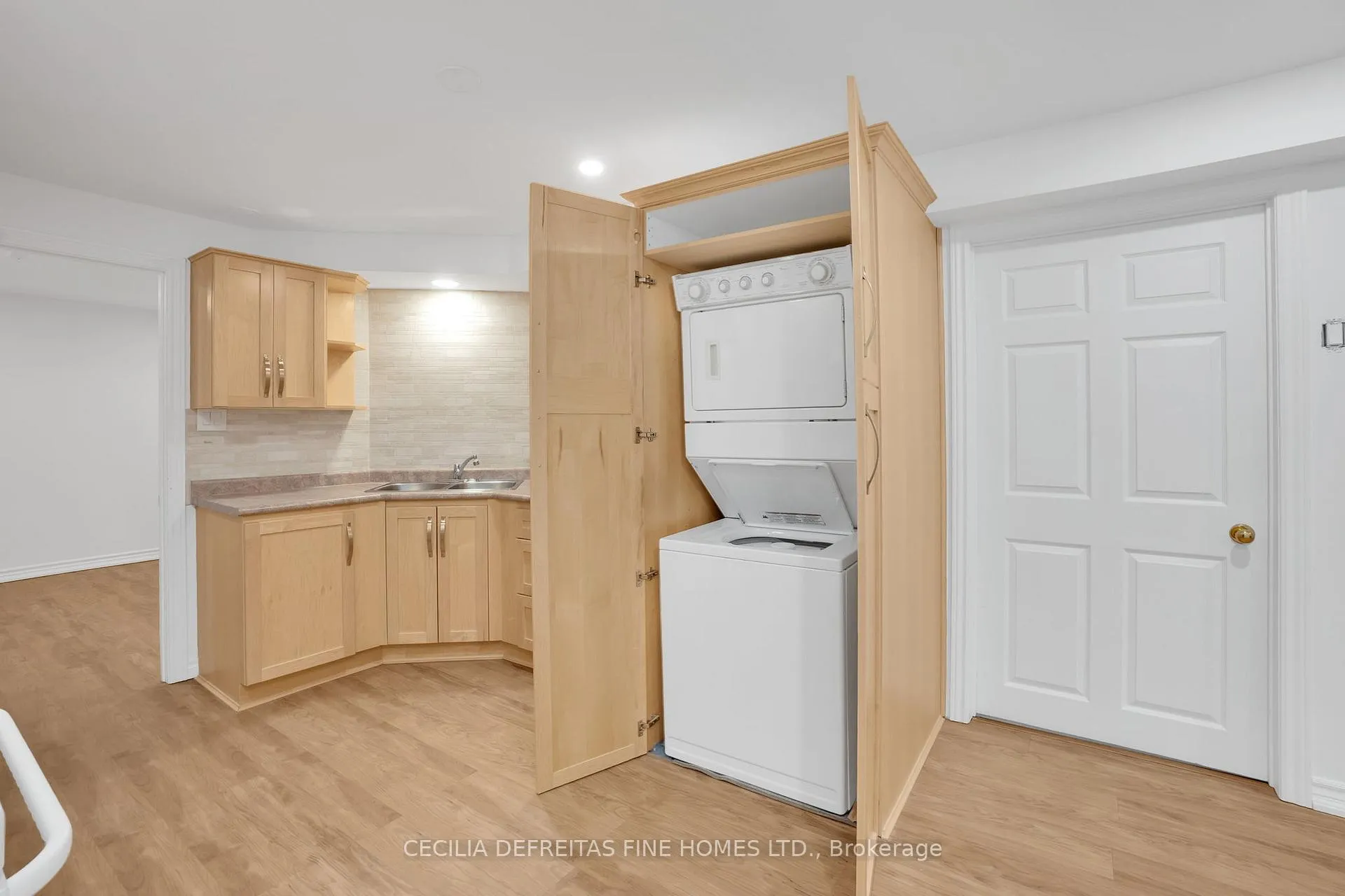 Photo 8 of Unit Bsmt, 40 Venetian Crescent, Vaughan, East Woodbridge — HOMEH