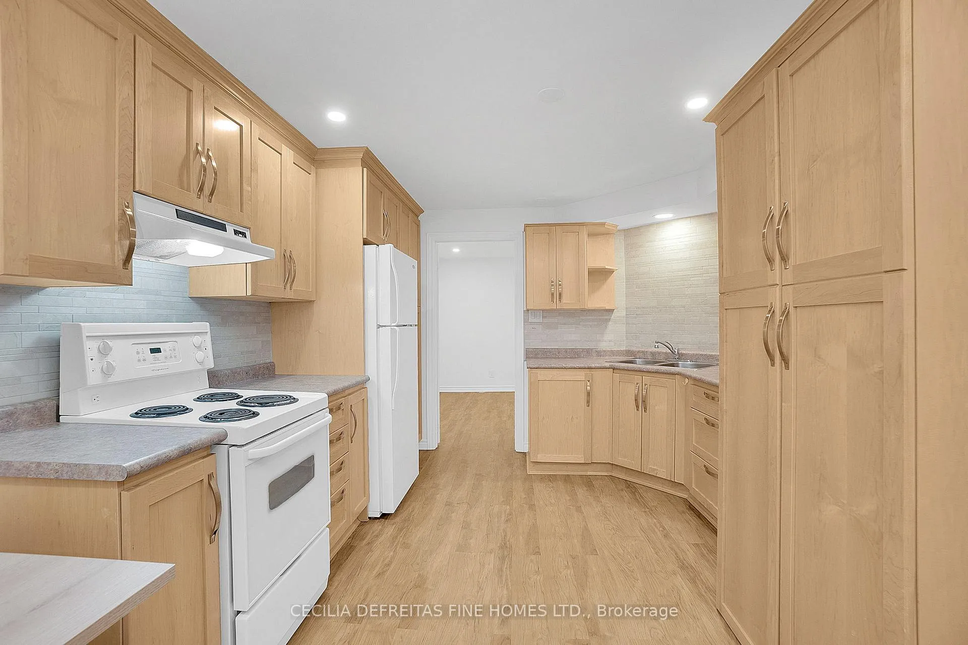 Photo 9 of Unit Bsmt, 40 Venetian Crescent, Vaughan, East Woodbridge — HOMEH