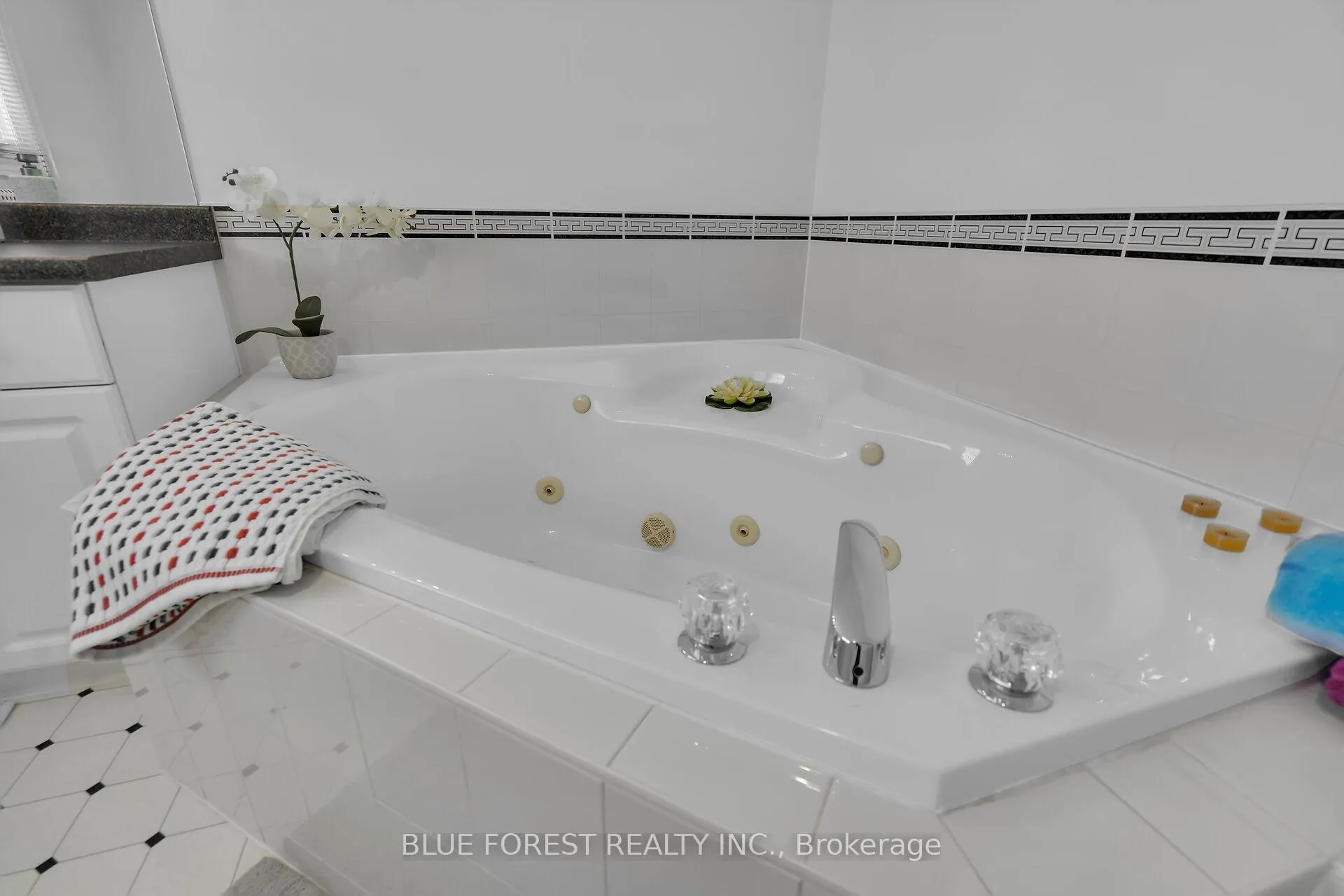 Photo 23 of Unit 3, 410 Ambleside Drive, London, North A — HOMEH
