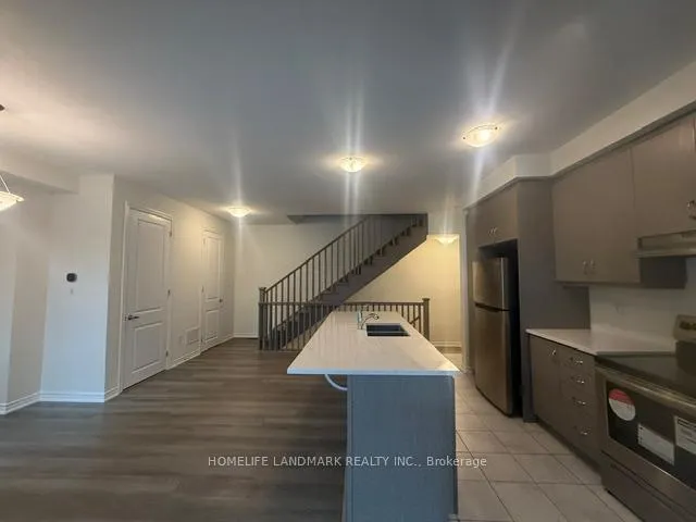 Photo 4 of 5 Thomas Frisby Jr Crescent, Markham, Victoria Square — HOMEH