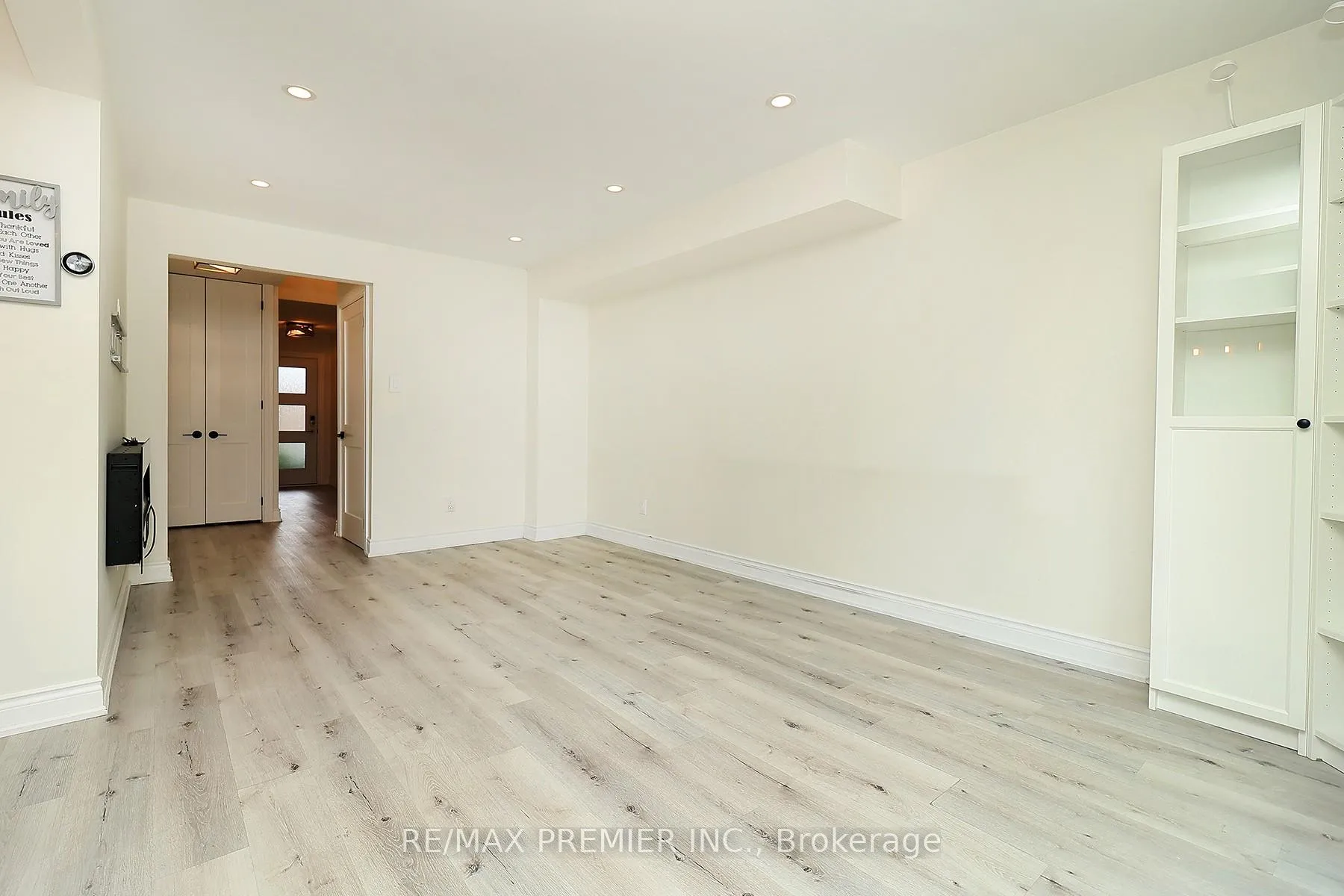 Photo 7 of 27 Prairie Dunes Place, Vaughan, Glen Shields — HOMEH