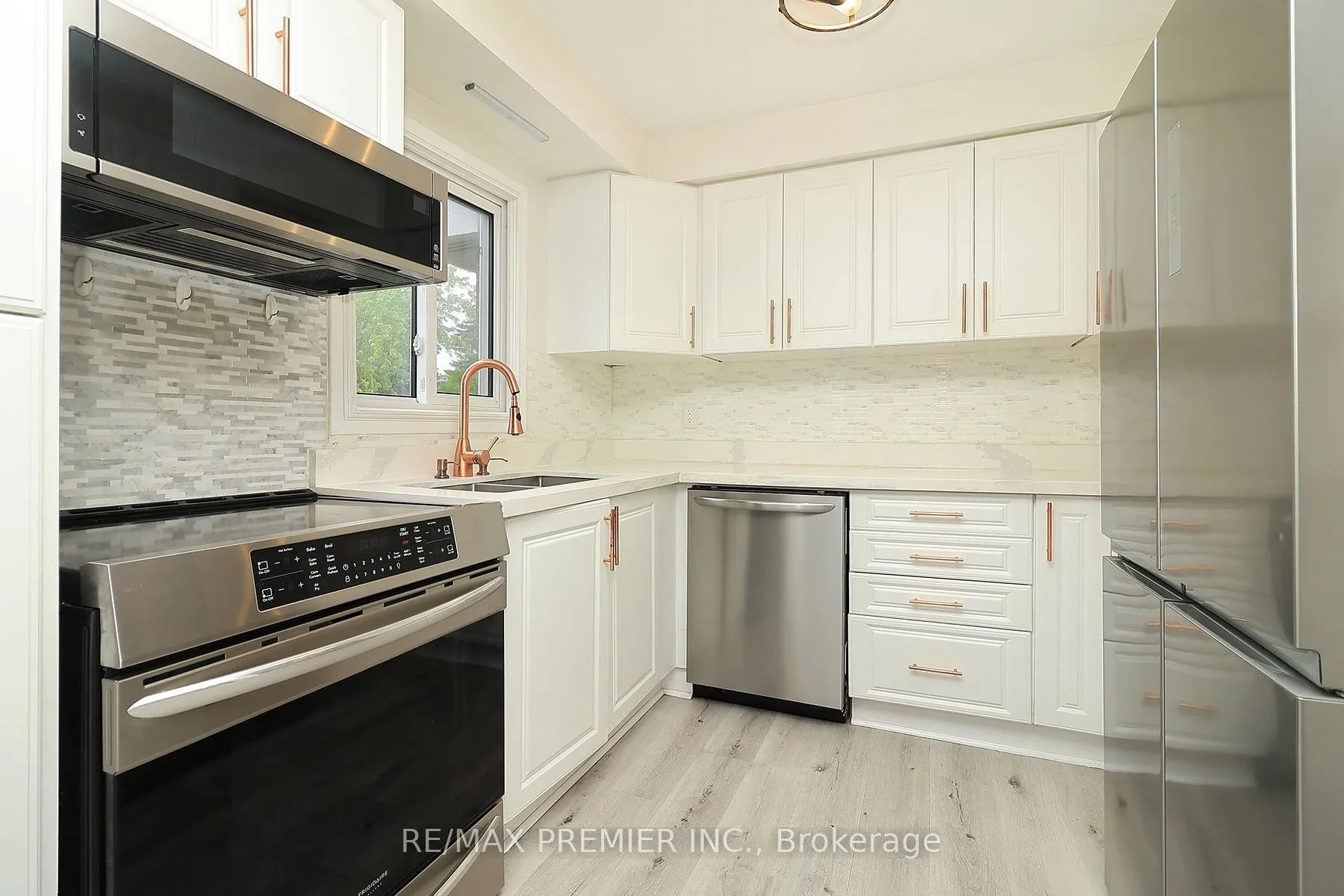 Photo 11 of 27 Prairie Dunes Place, Vaughan, Glen Shields — HOMEH